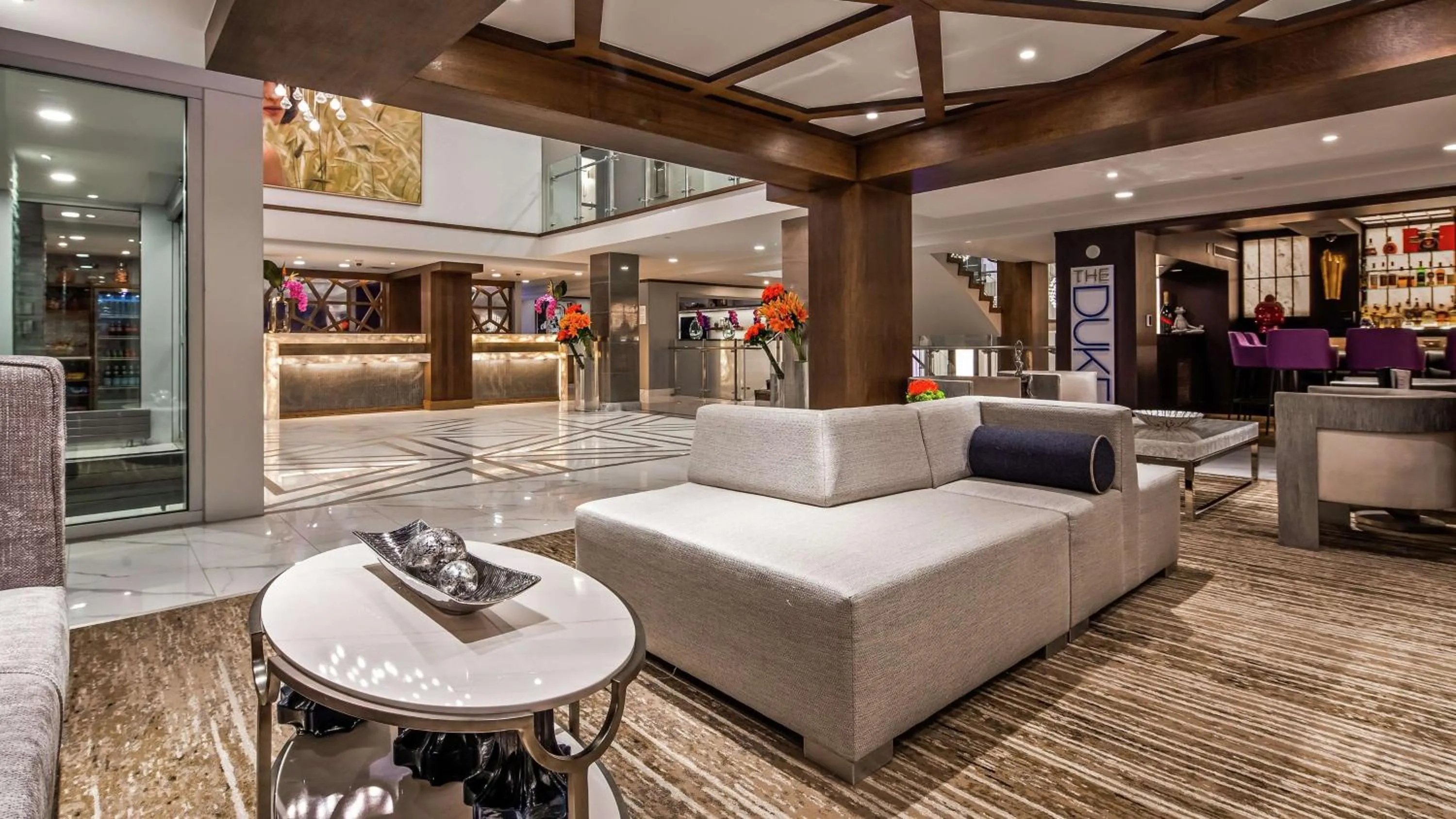 Lobby or reception in The Kingsley Bloomfield Hills - a DoubleTree by Hilton