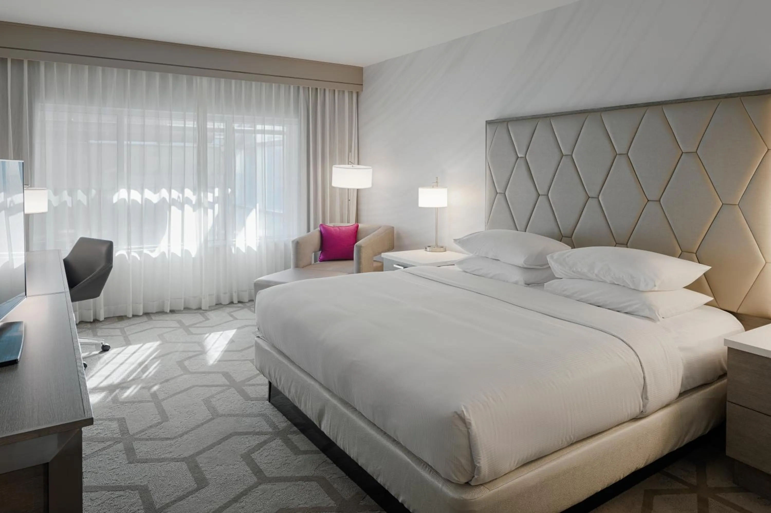 Bed in The Kingsley Bloomfield Hills - a DoubleTree by Hilton