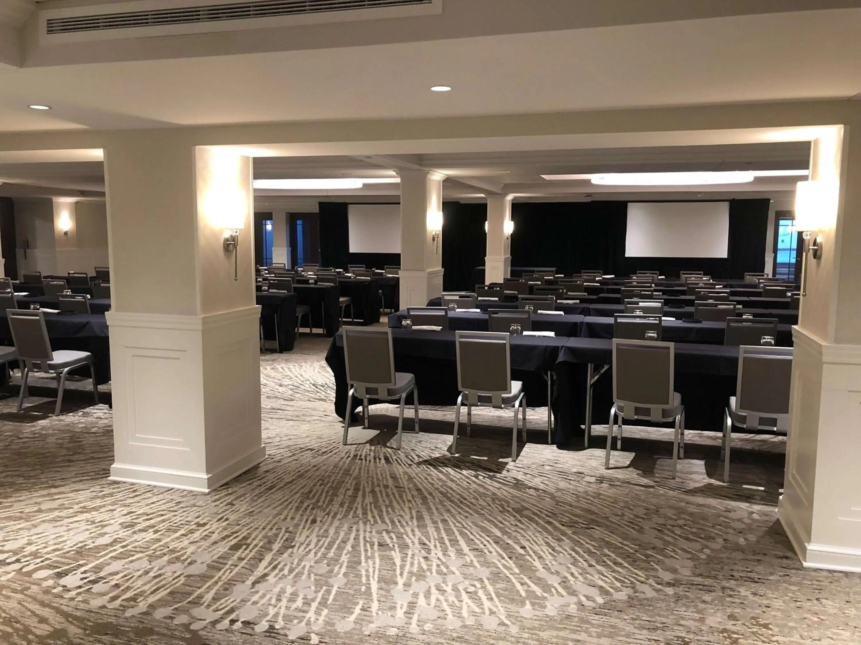 Meeting/conference room in The Kingsley Bloomfield Hills - a DoubleTree by Hilton