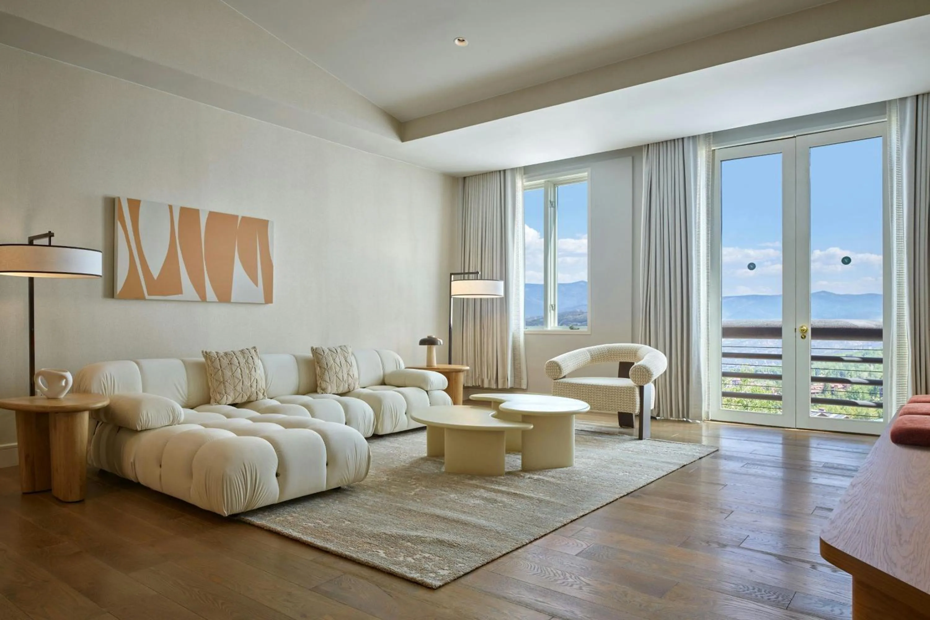 Living room in Viewline Resort Snowmass, Autograph Collection