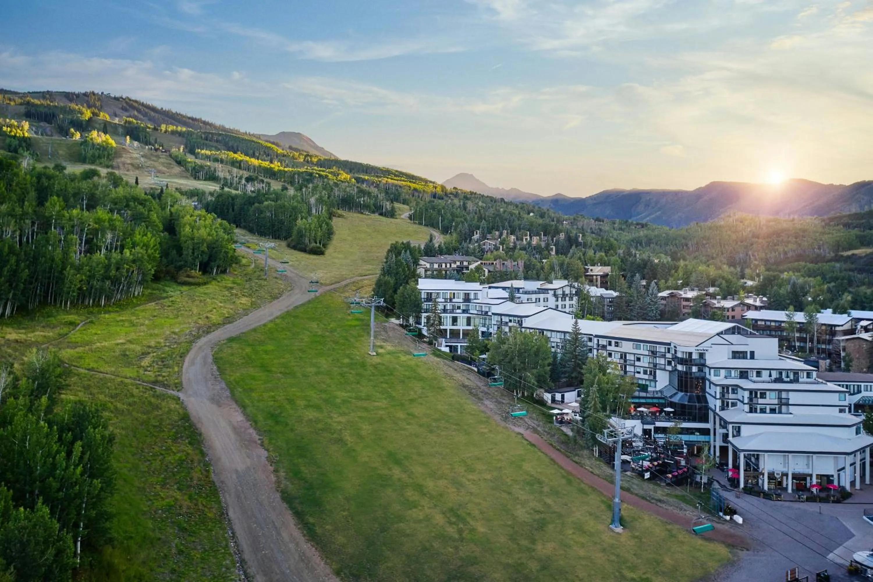 Property building in Viewline Resort Snowmass, Autograph Collection