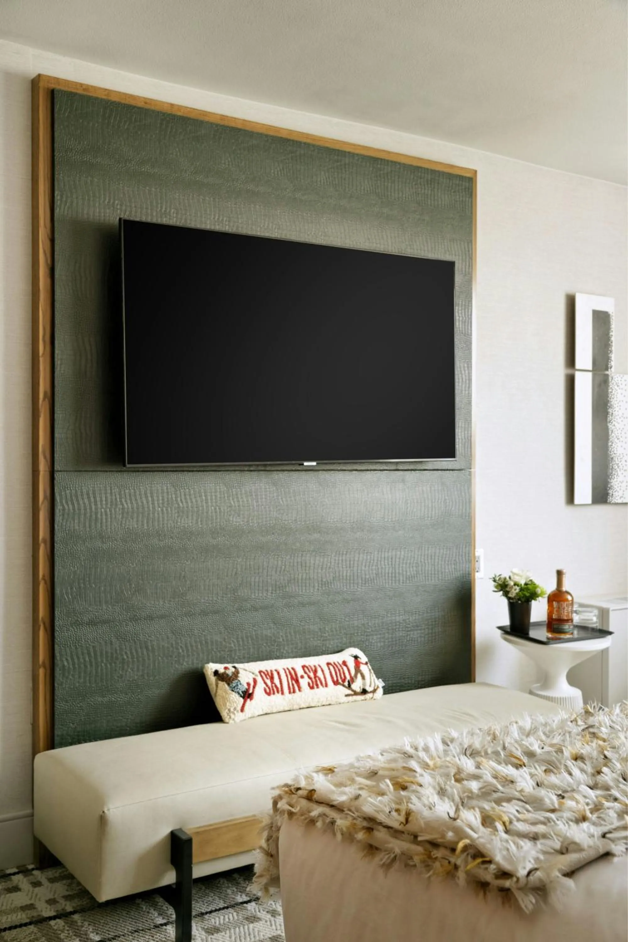 Photo of the whole room in Viewline Resort Snowmass, Autograph Collection