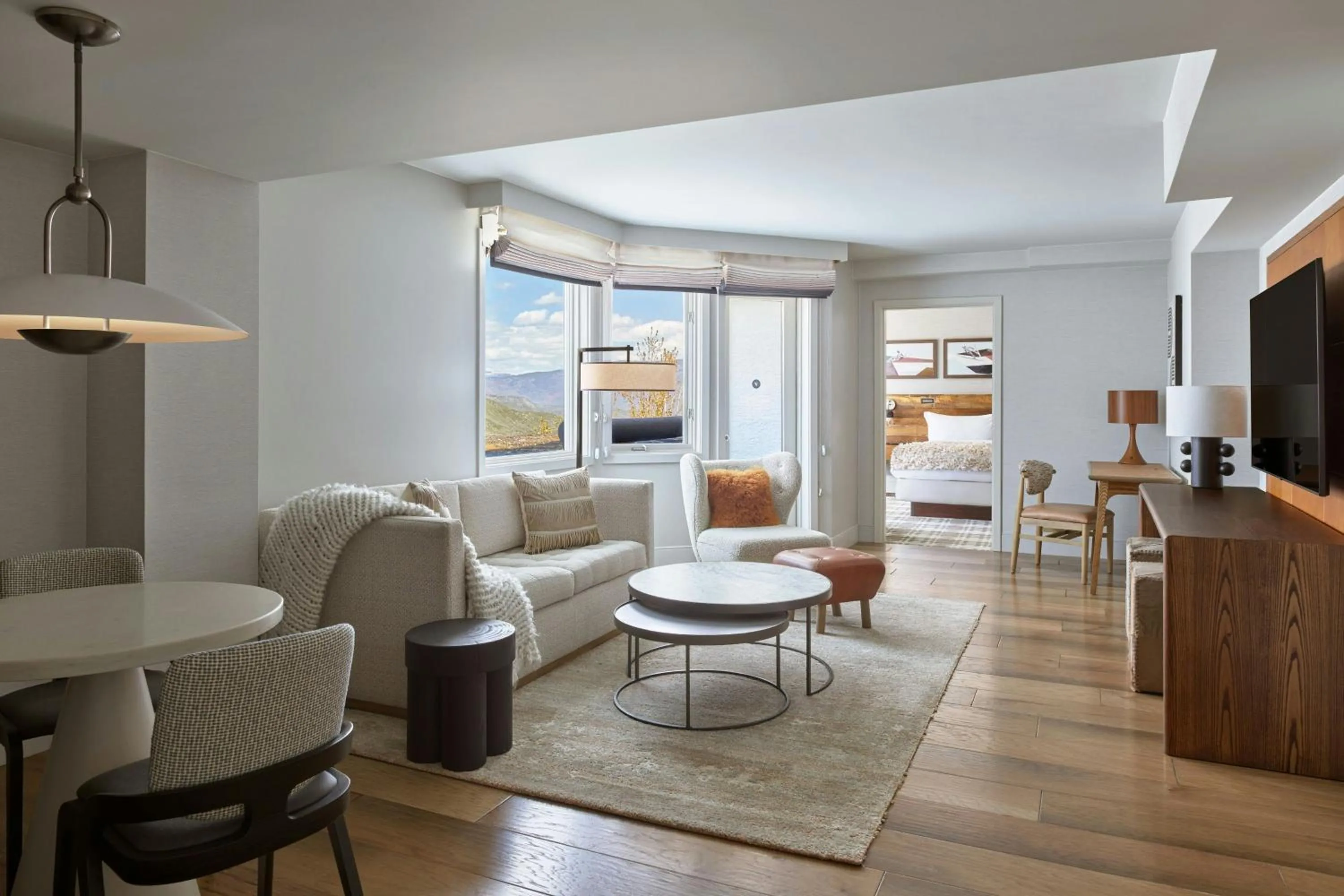 Living room in Viewline Resort Snowmass, Autograph Collection