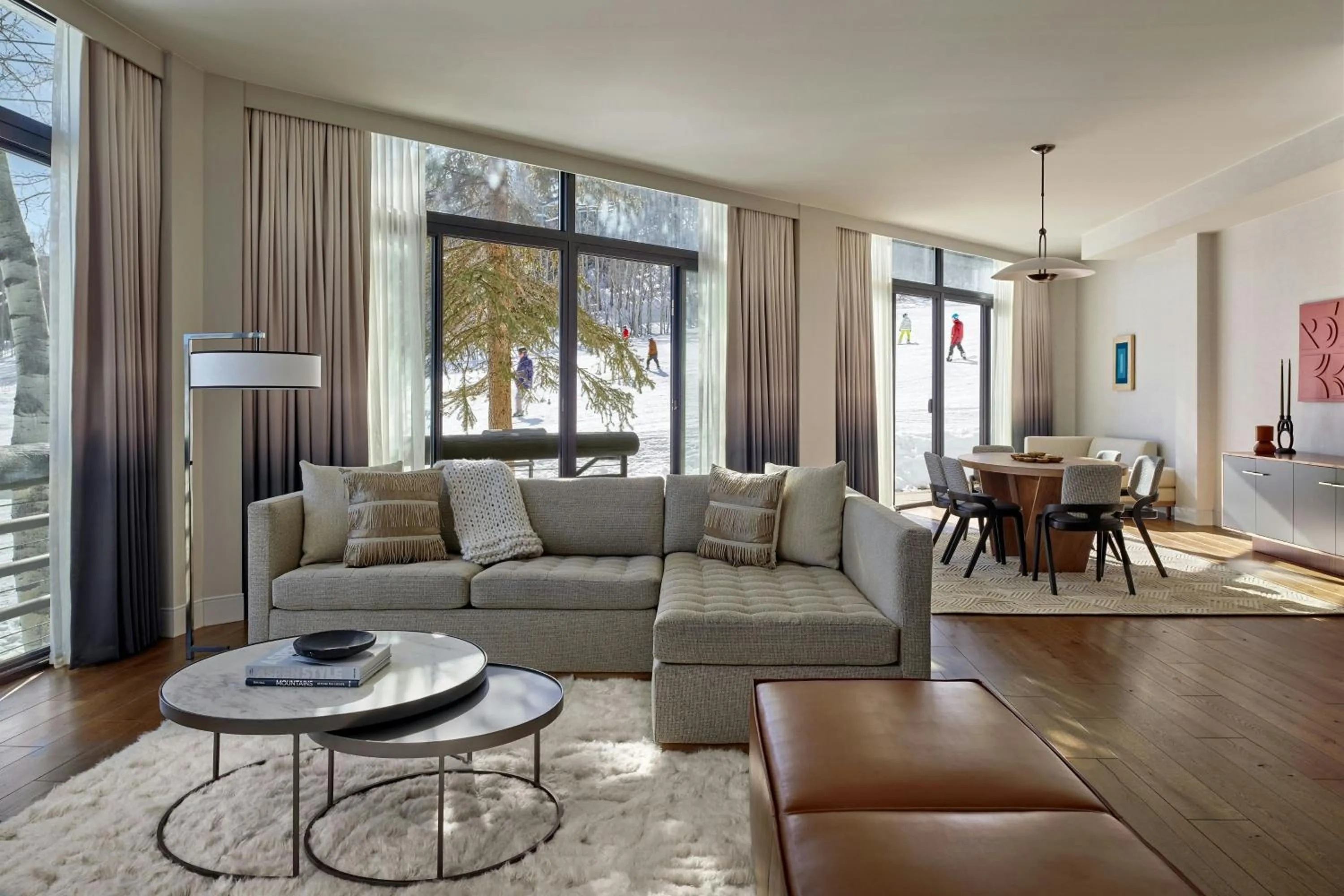 Living room in Viewline Resort Snowmass, Autograph Collection