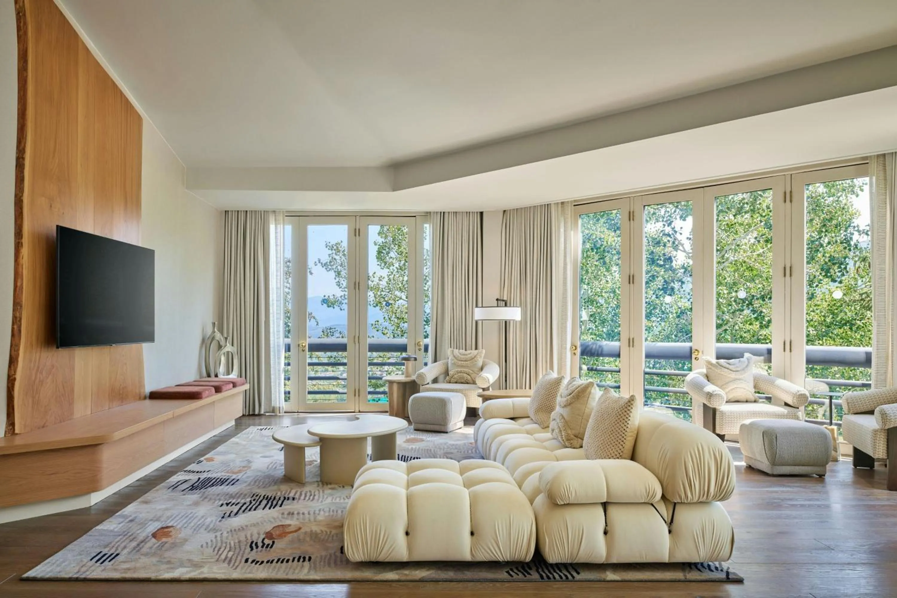 Photo of the whole room in Viewline Resort Snowmass, Autograph Collection