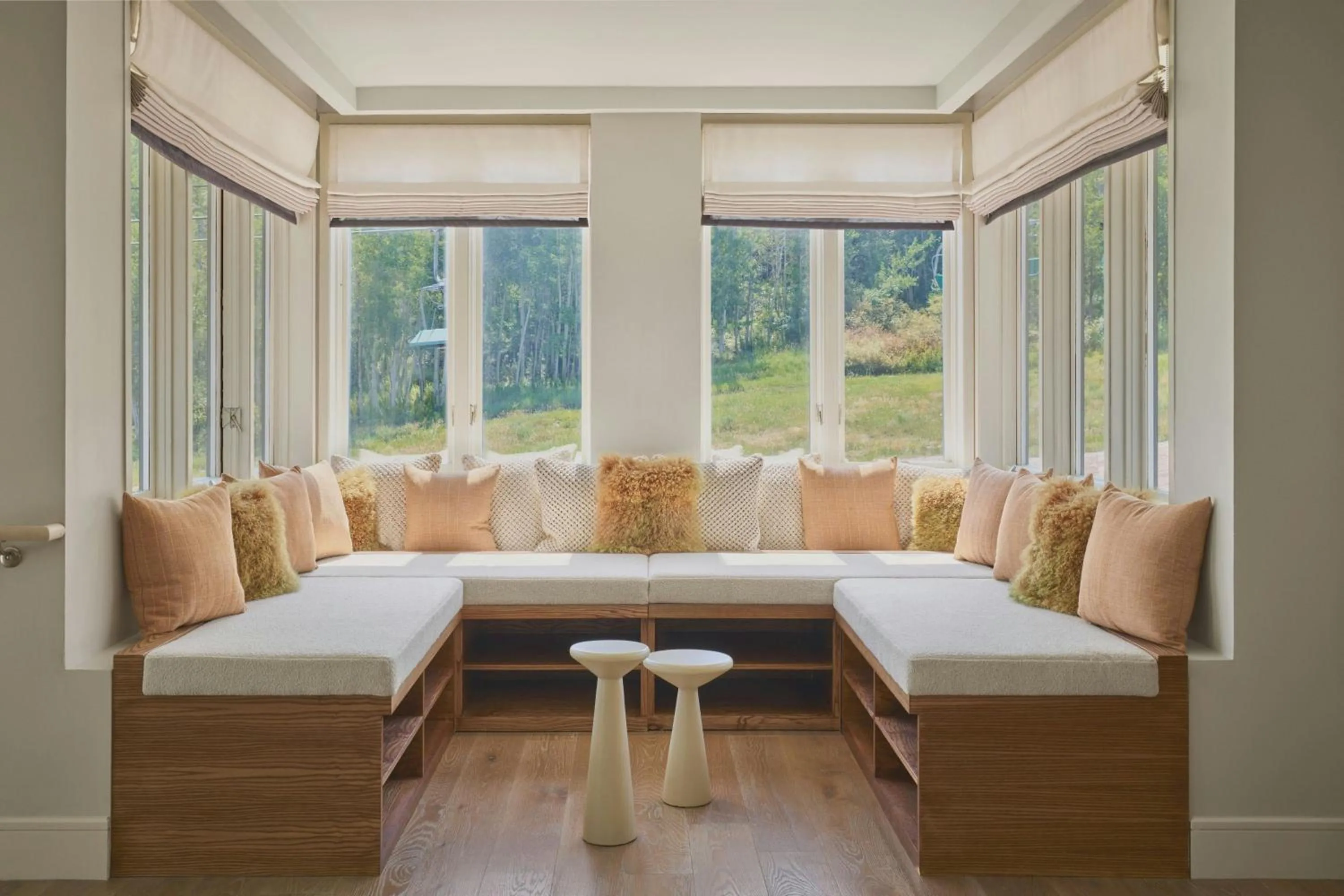 Photo of the whole room, Bed in Viewline Resort Snowmass, Autograph Collection