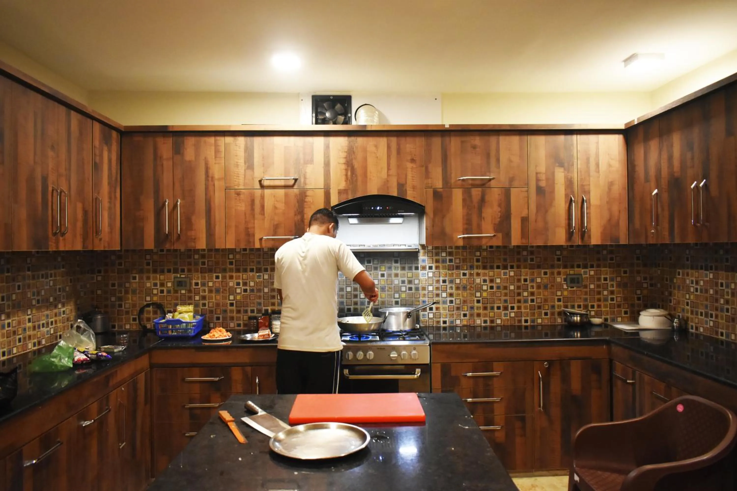 Kitchen or kitchenette in Captains Paradise Luxury Resort at Mukteshwar Hill Station