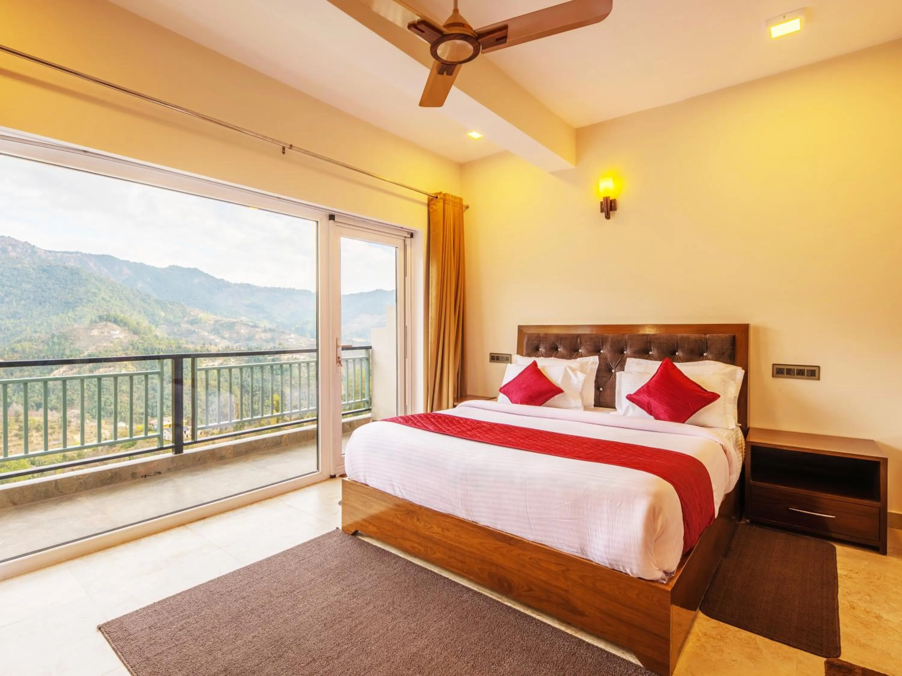 Bed in Captains Paradise Luxury Resort at Mukteshwar Hill Station