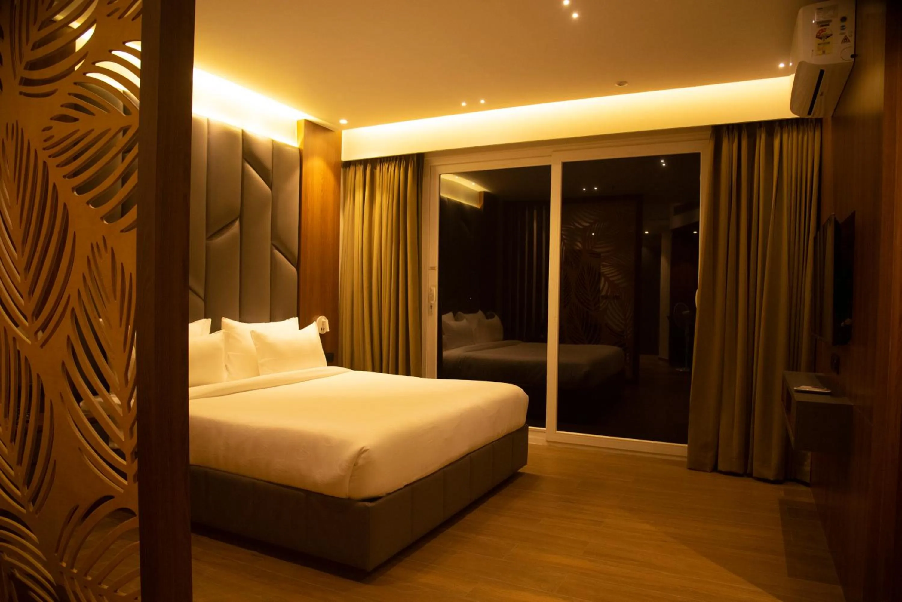 Bed in GOLDEN PARK HOTEL & RESORT