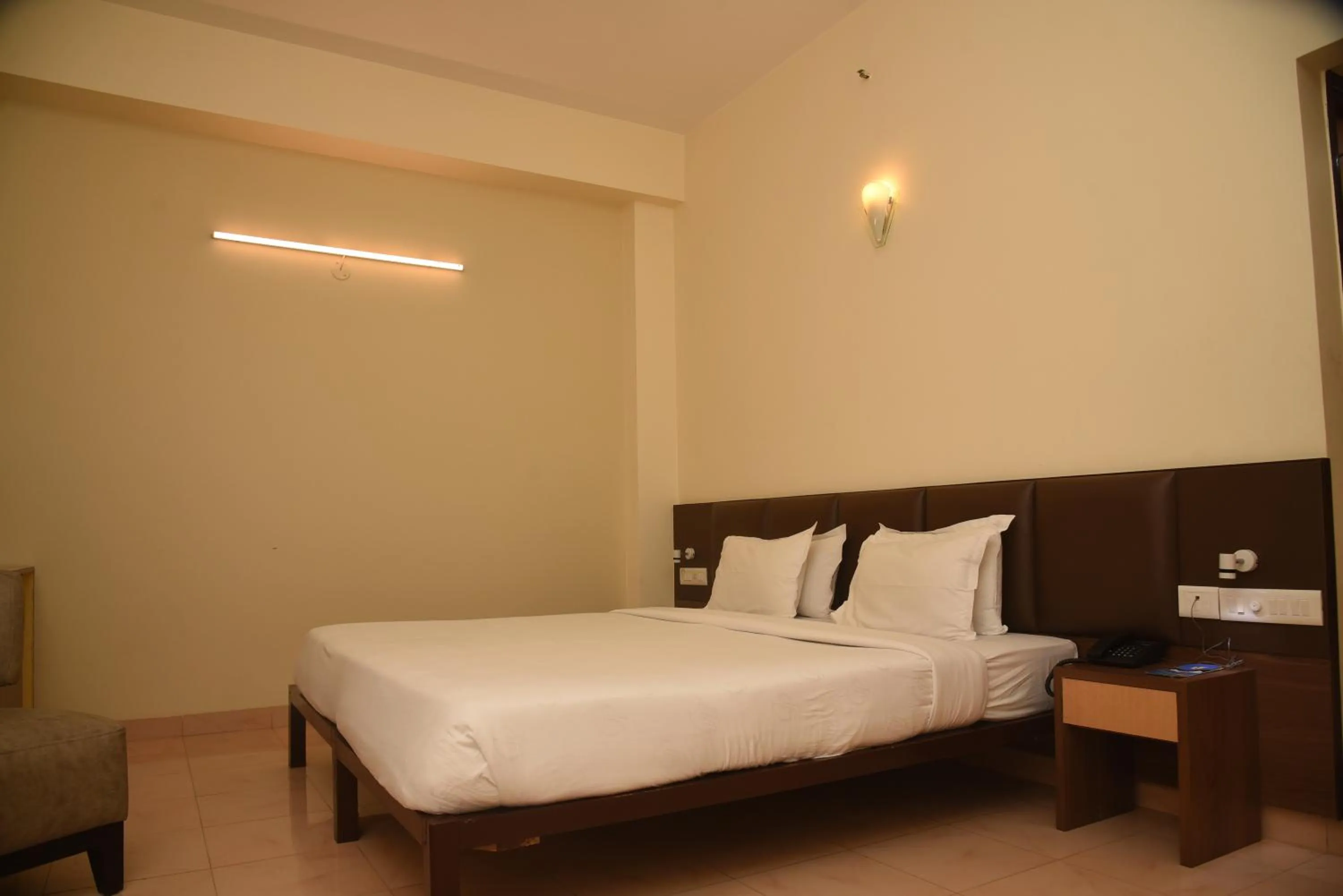 Bed in GOLDEN PARK HOTEL & RESORT
