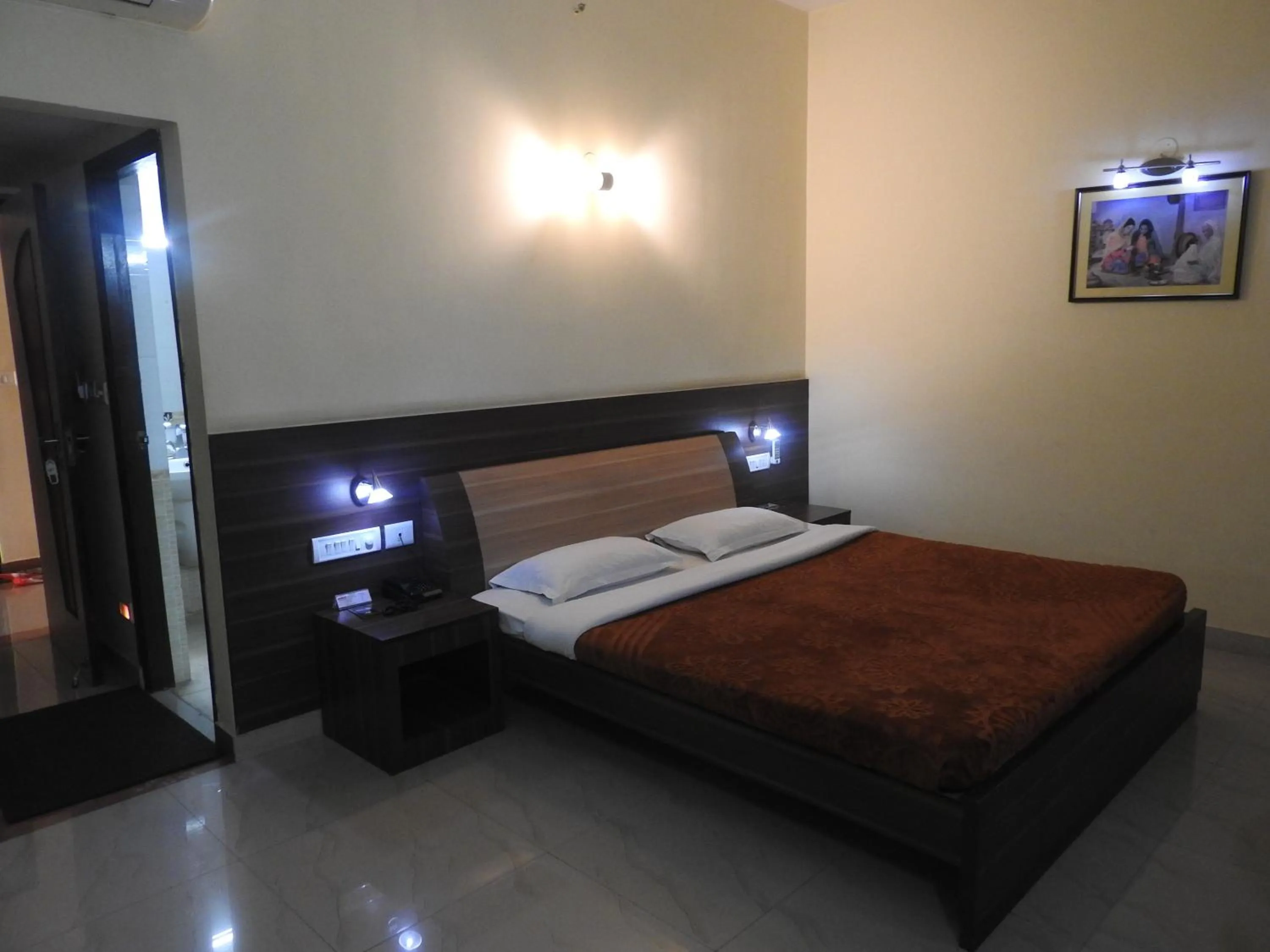 Bed in GOLDEN PARK HOTEL & RESORT