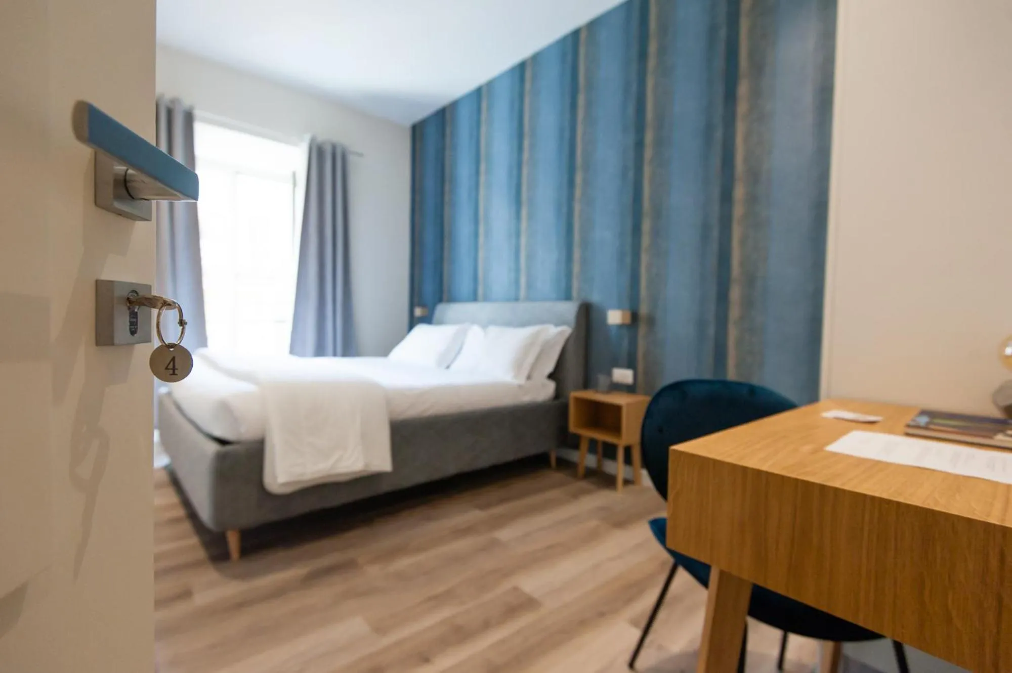 Photo of the whole room, Bed in Design 18 Charming Rooms