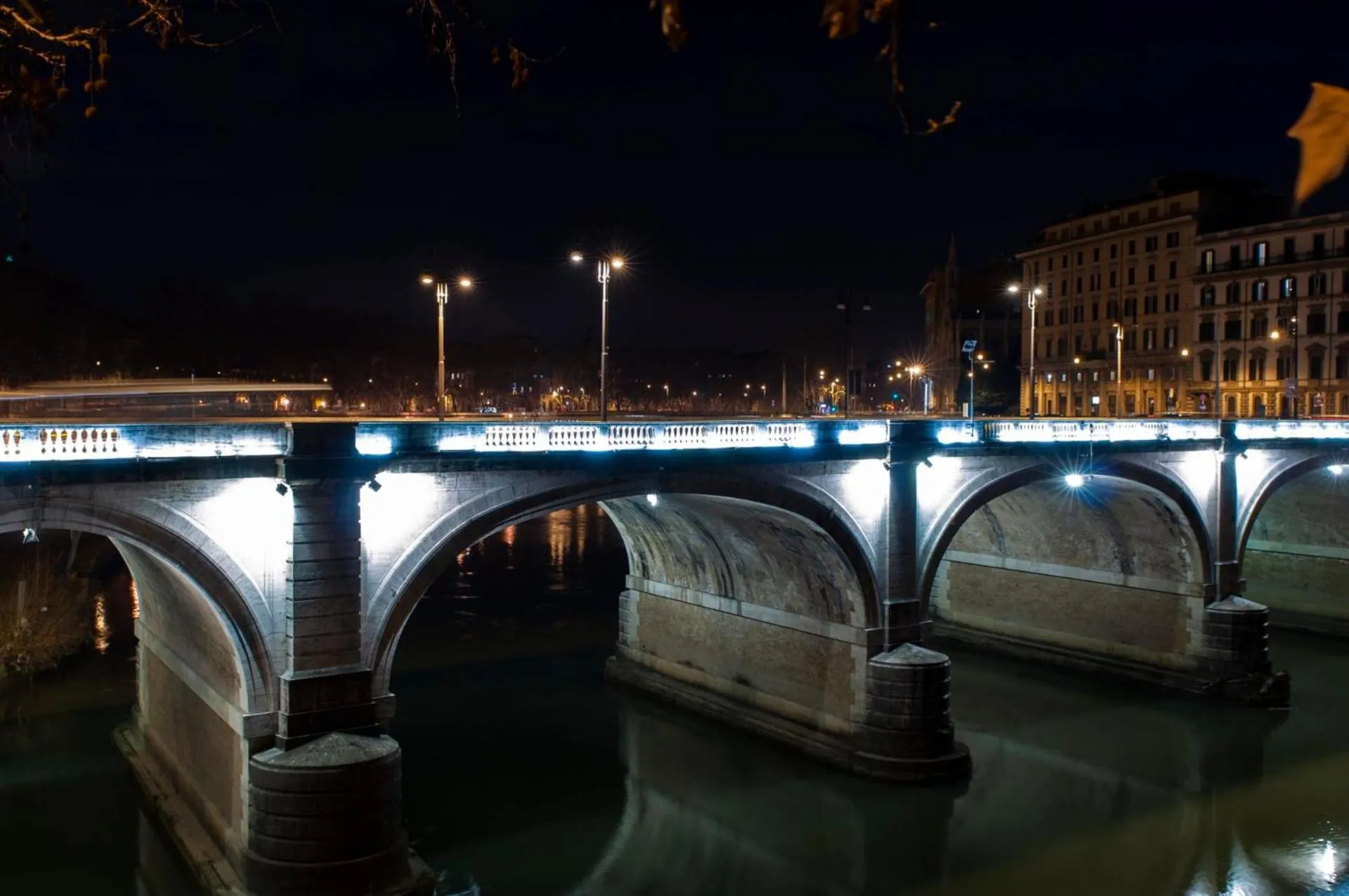 Nearby landmark in Design 18 Charming Rooms