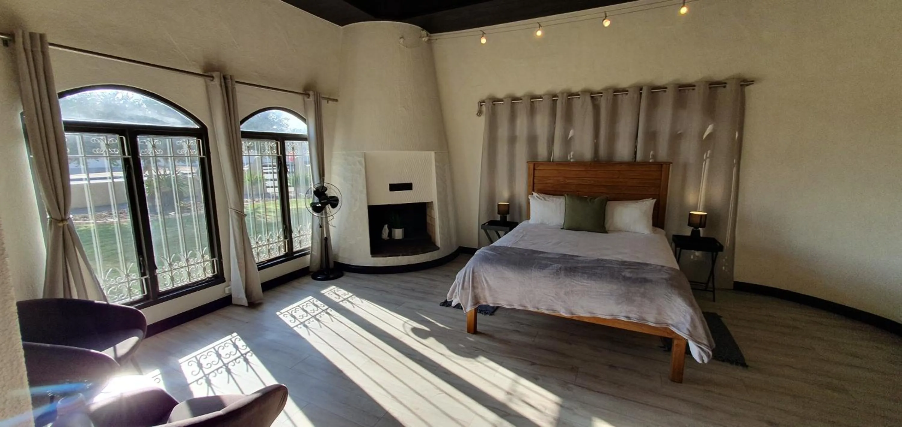 Bedroom, Bed in DESERT DREAMS BED and BREAKFAST CC