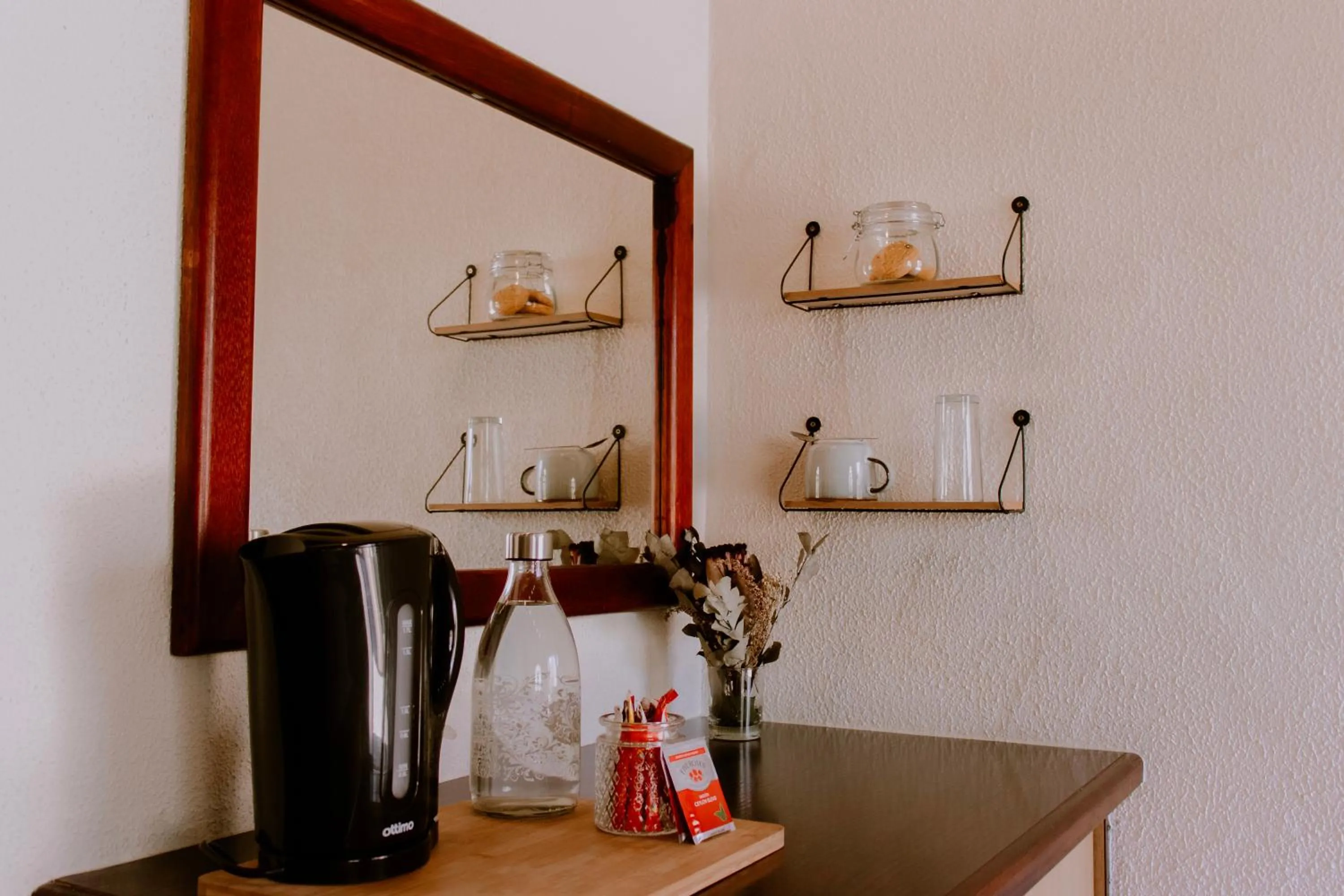Coffee/tea facilities in DESERT DREAMS BED and BREAKFAST CC