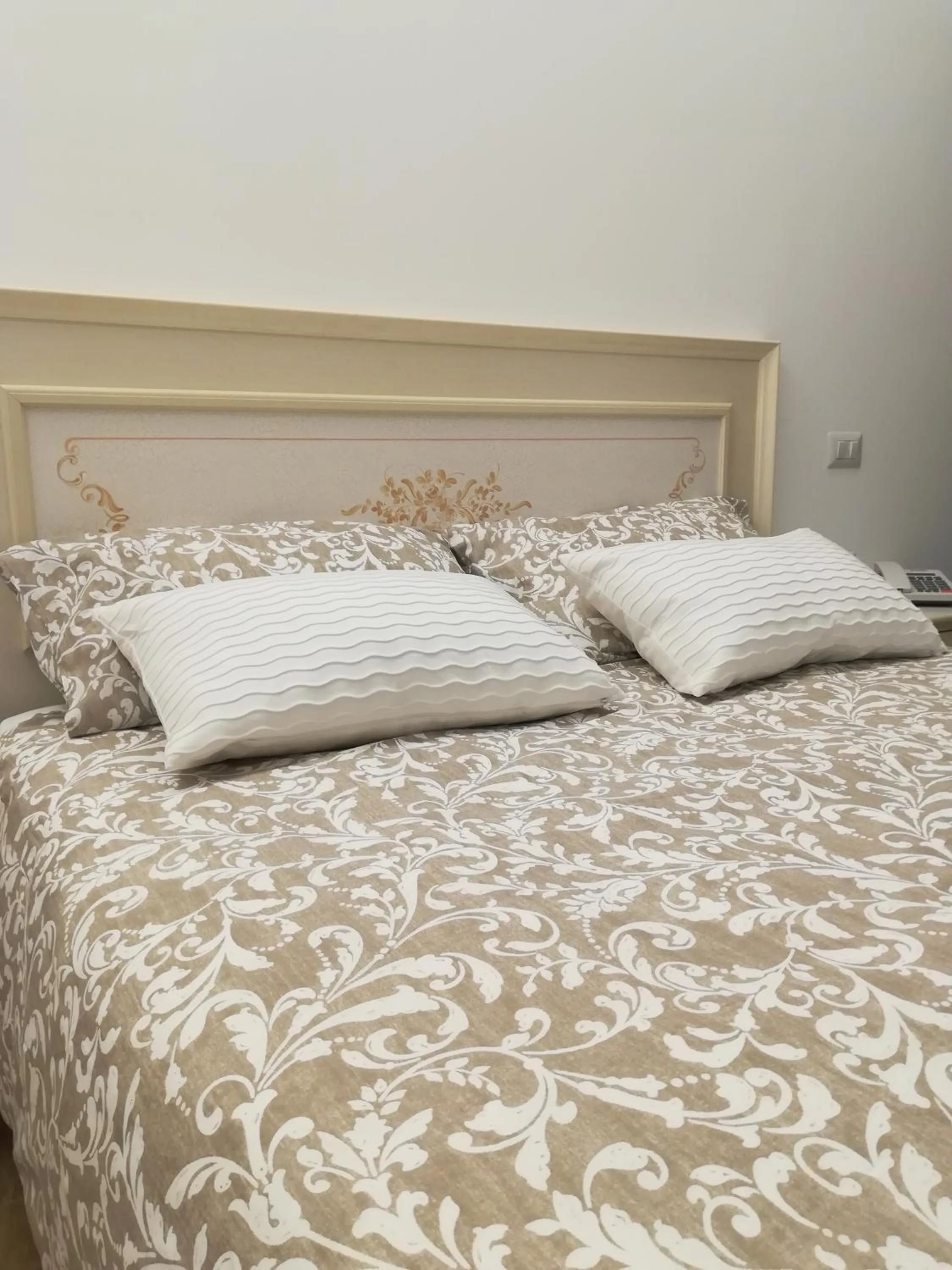 Bedroom, Bed in Hotel Flora