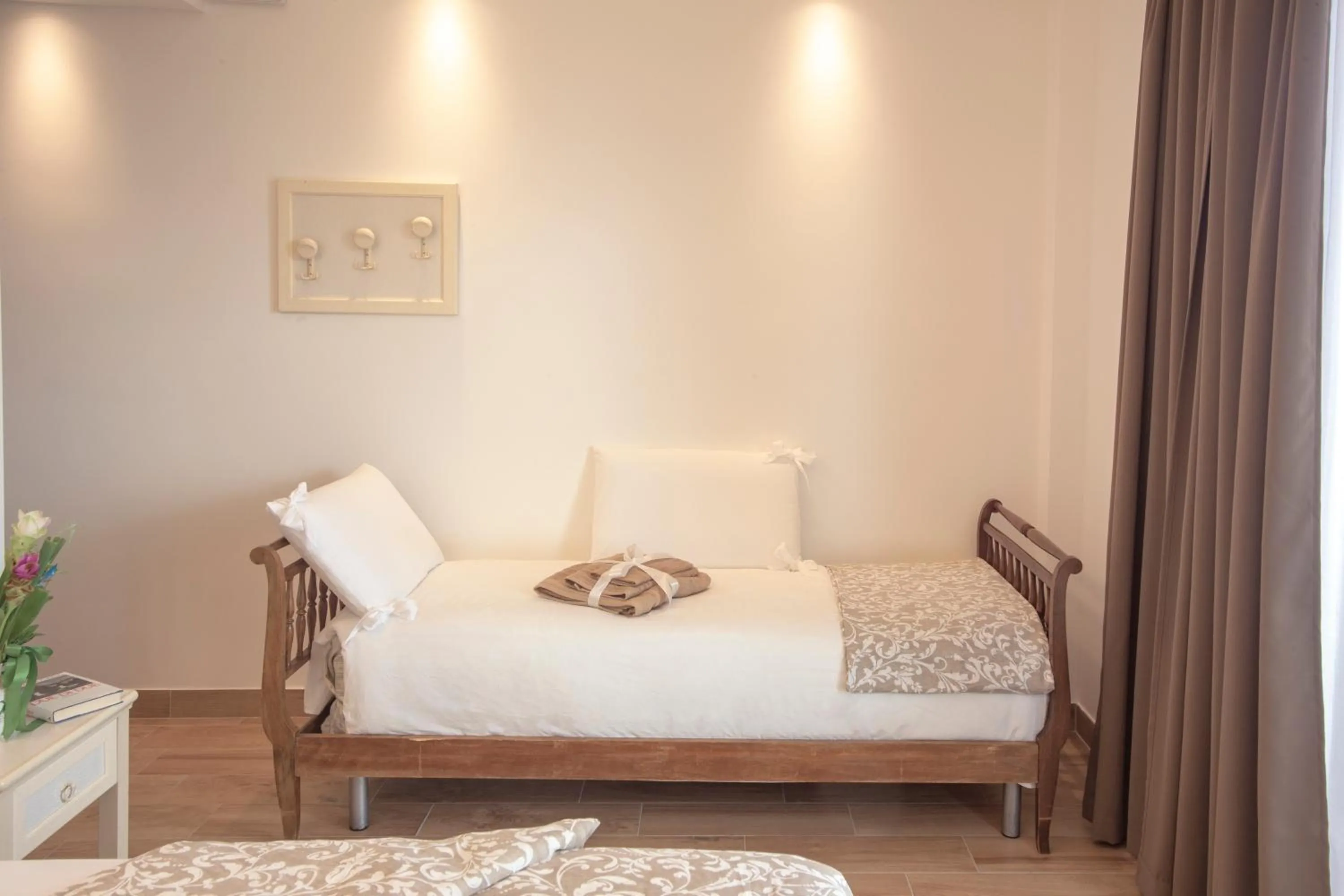 Photo of the whole room, Bed in Hotel Flora