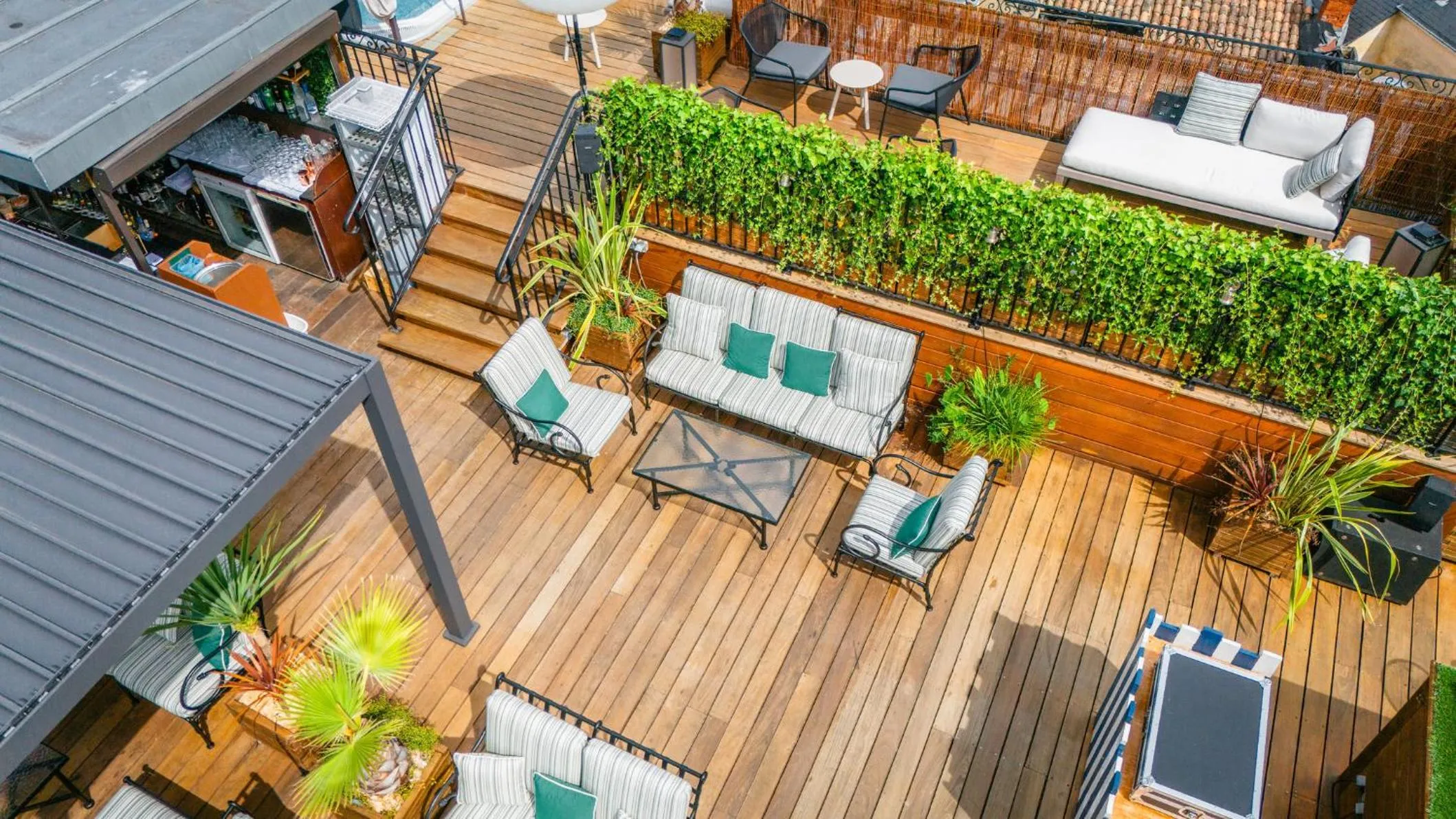 Lounge or bar in InterContinental Bordeaux Le Grand Hotel by IHG