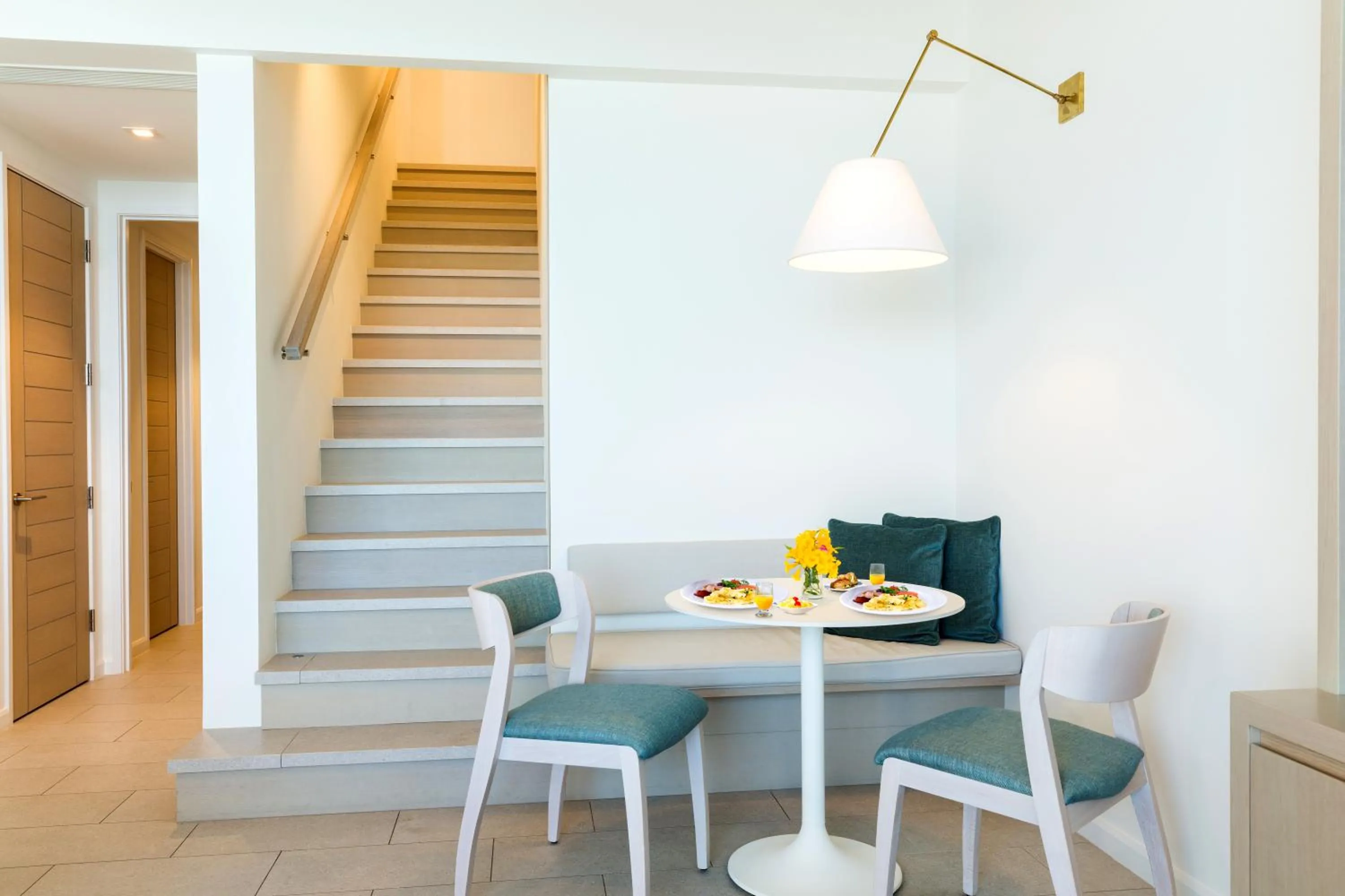 Breakfast in Rock House