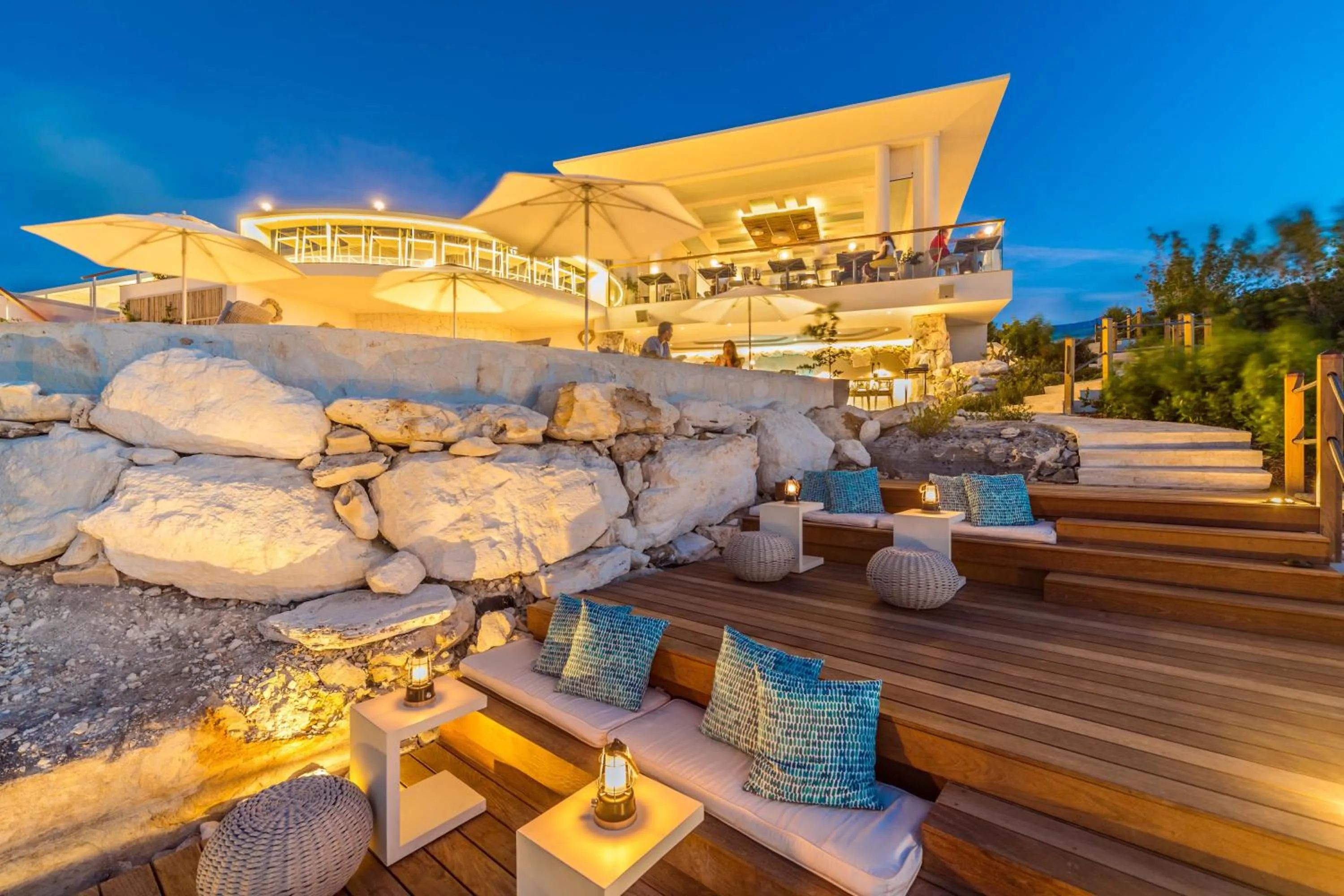 Restaurant/places to eat in Rock House