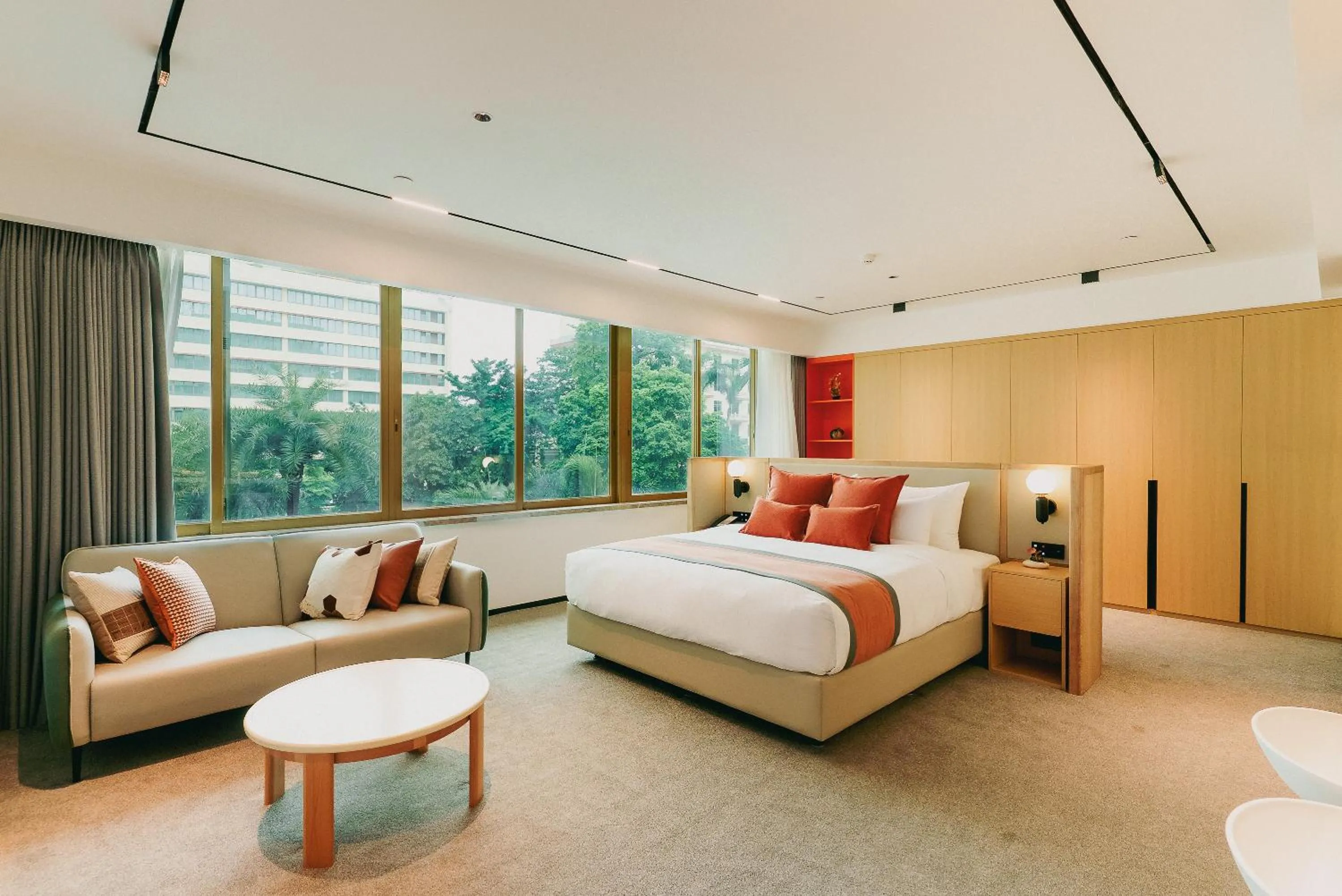 Bed in Guangzhou Dong Fang Hotel