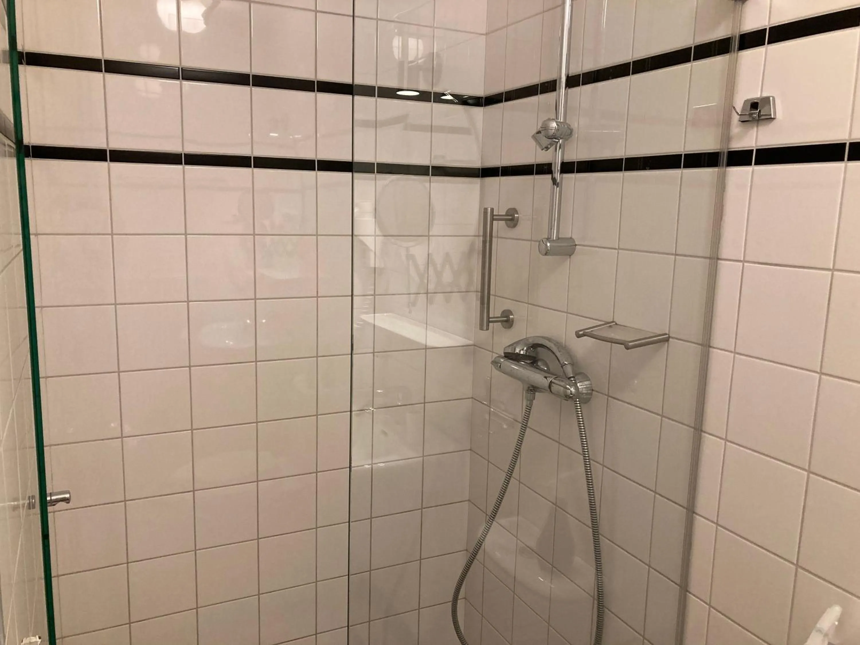 Shower in Plato by Hofstad Studio’s