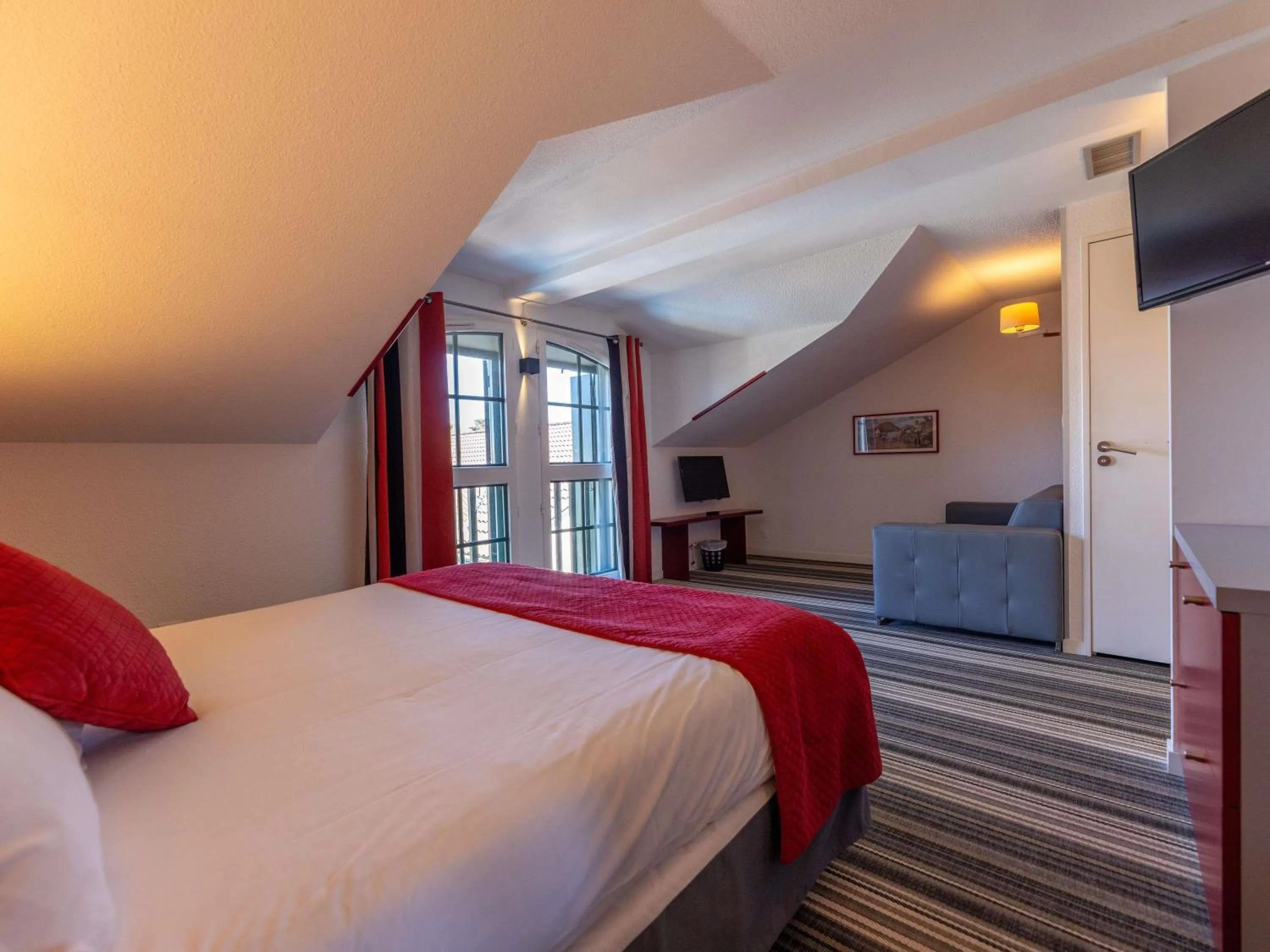 Bedroom, Bed in Hotel Donibane Saint-Jean-de-Luz