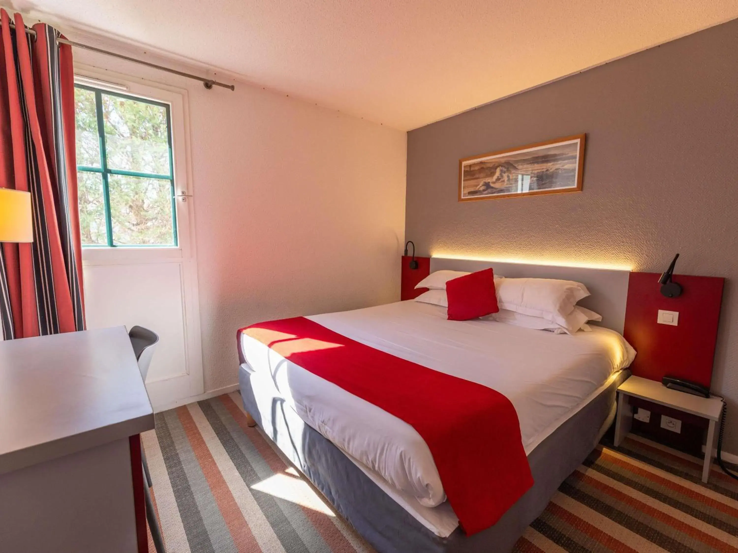 Classic Double Room in Hotel Donibane Saint-Jean-de-Luz Classic Double Room in Hotel Donibane Saint-Jean-de-Luz