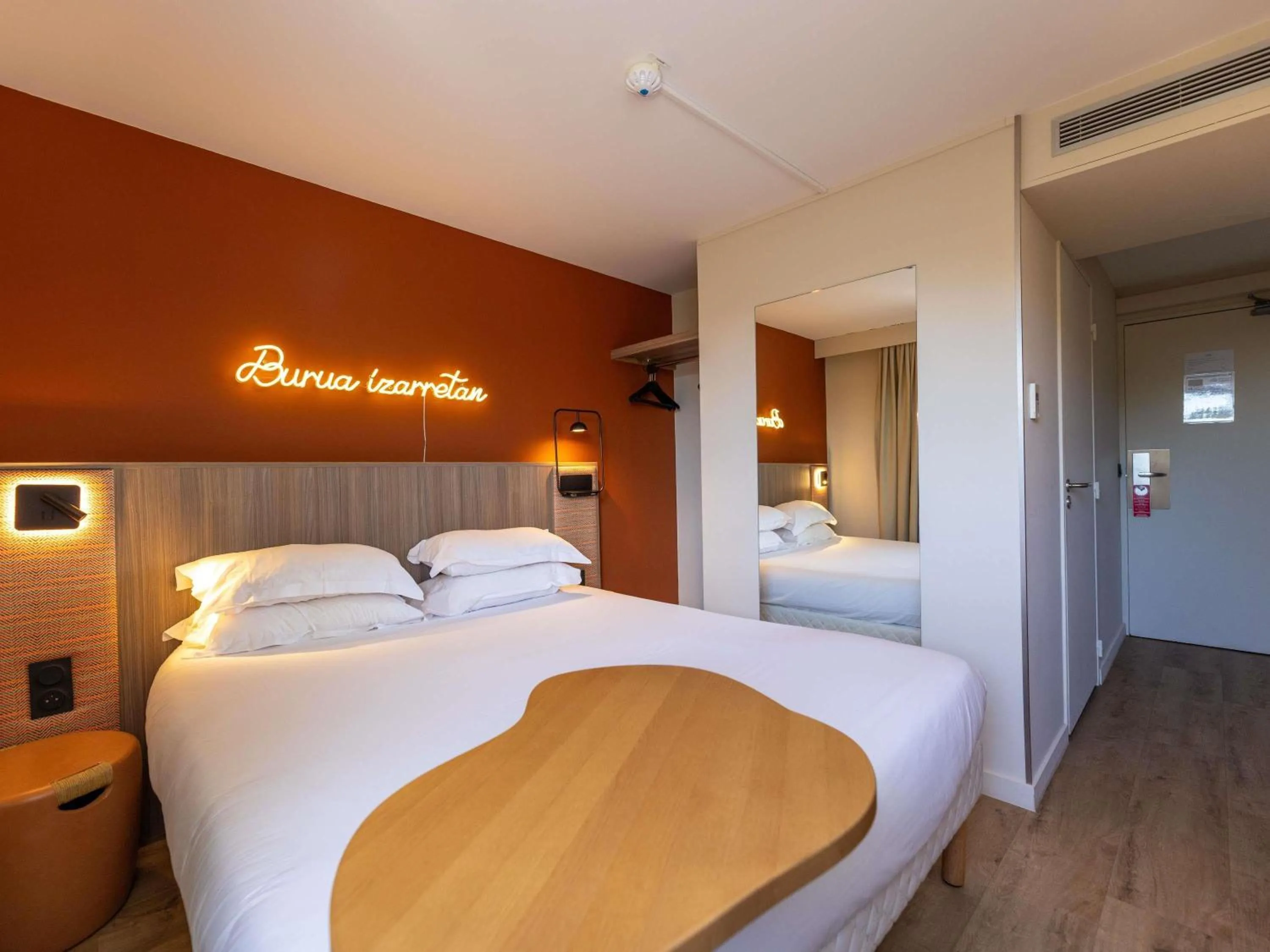 Bedroom, Bed in Hotel Donibane Saint-Jean-de-Luz