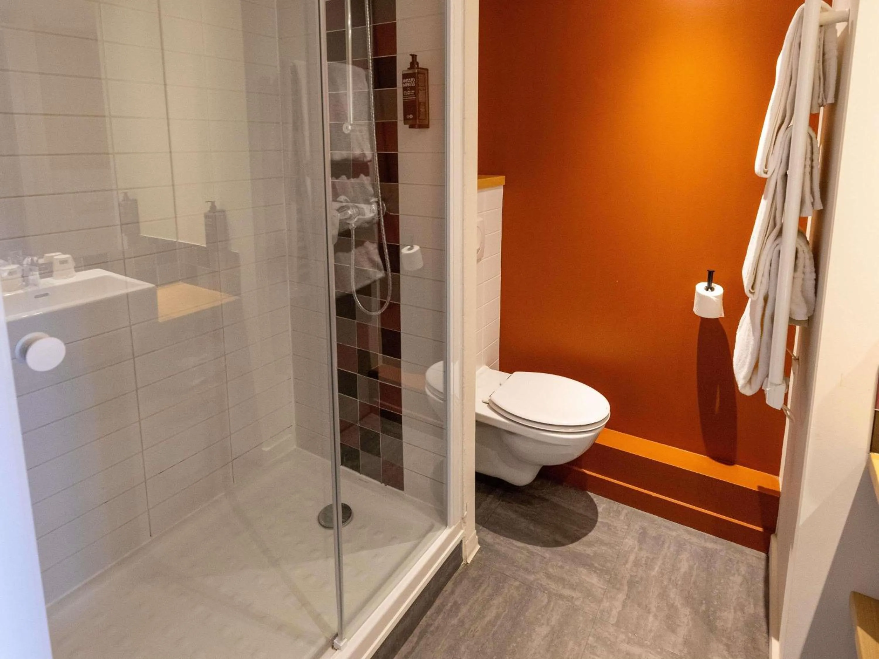 Bedroom in Hotel Donibane Saint-Jean-de-Luz