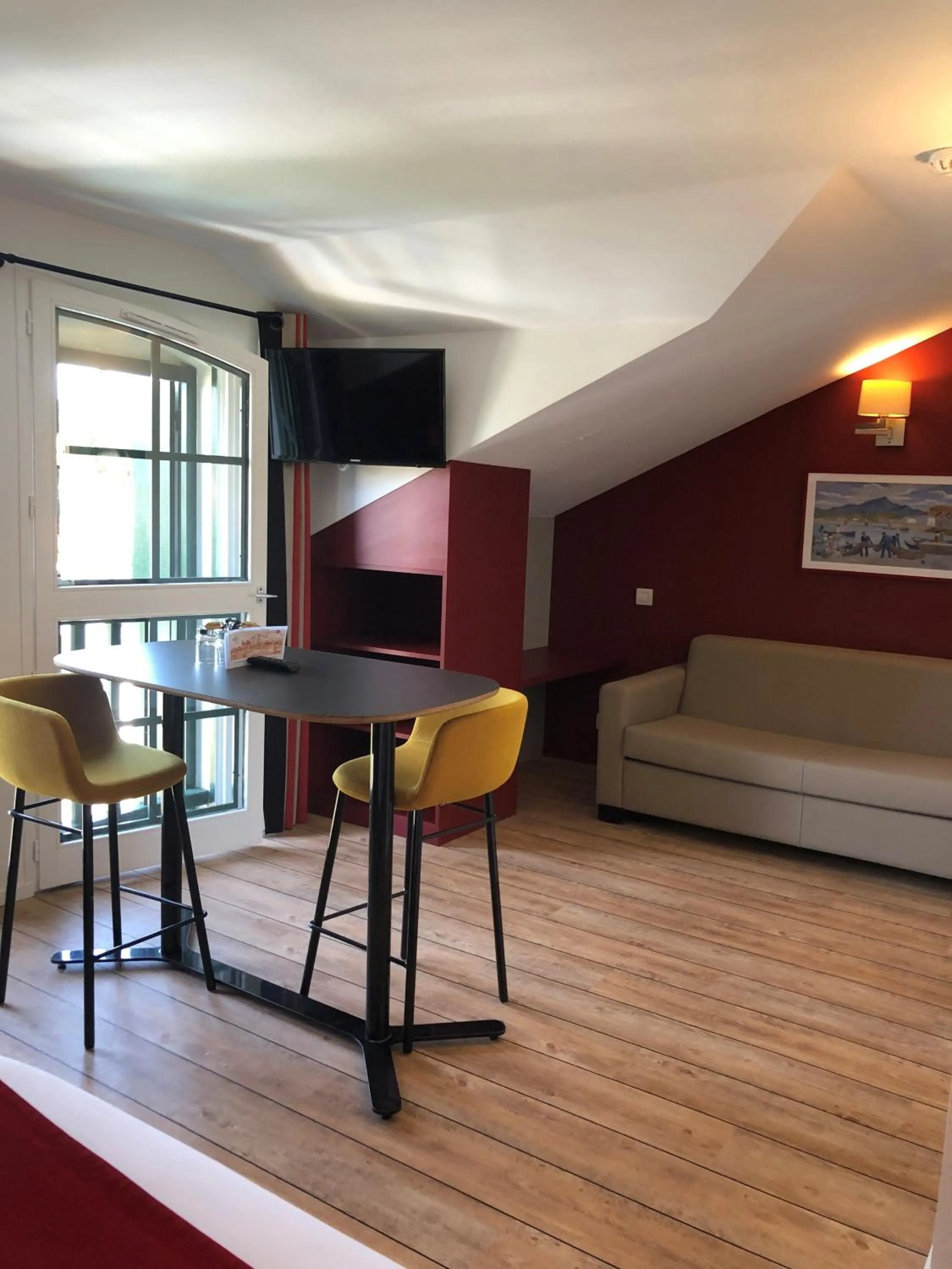 Seating area in Hotel Donibane Saint-Jean-de-Luz