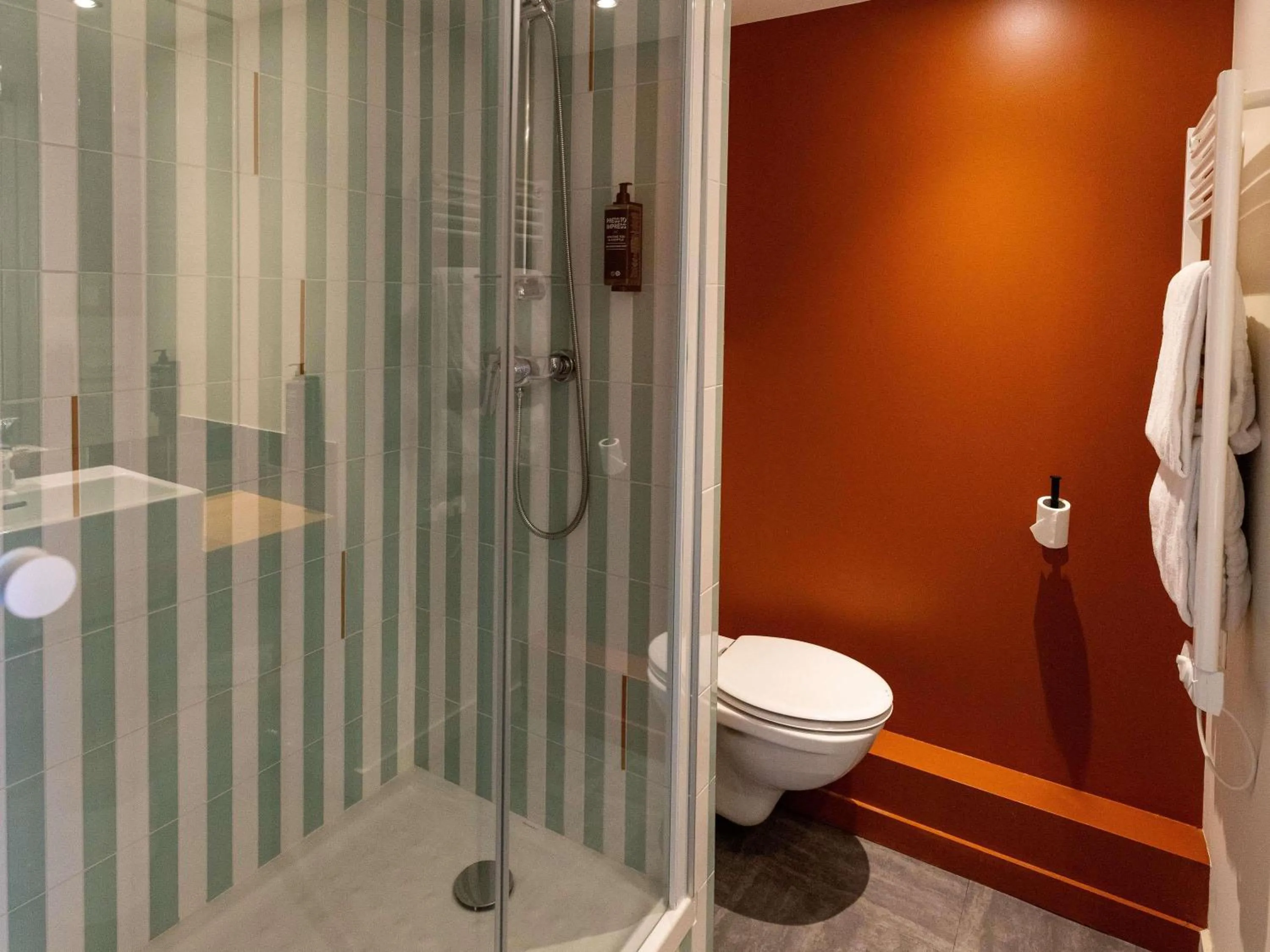 Bedroom in Hotel Donibane Saint-Jean-de-Luz