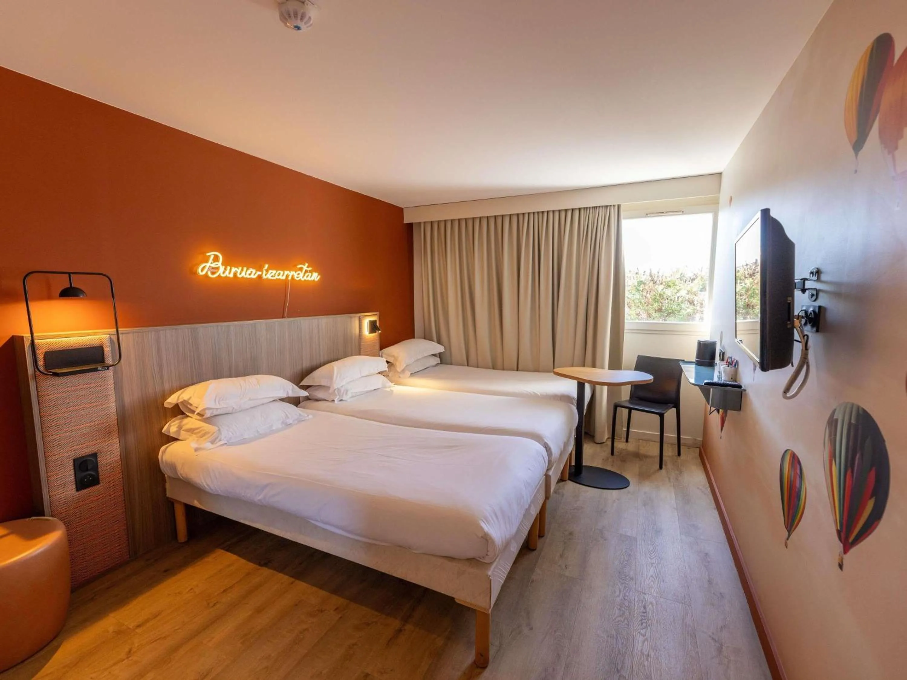 Bedroom, Bed in Hotel Donibane Saint-Jean-de-Luz