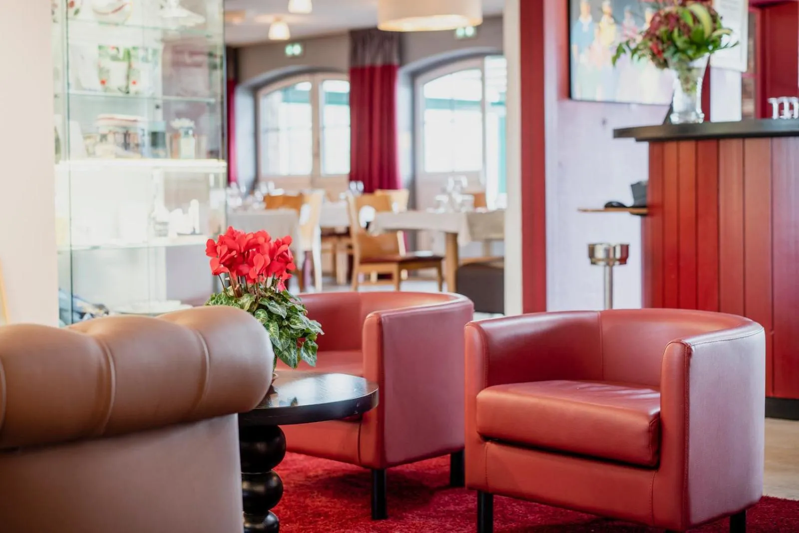 Lounge or bar in Hotel Donibane Saint-Jean-de-Luz