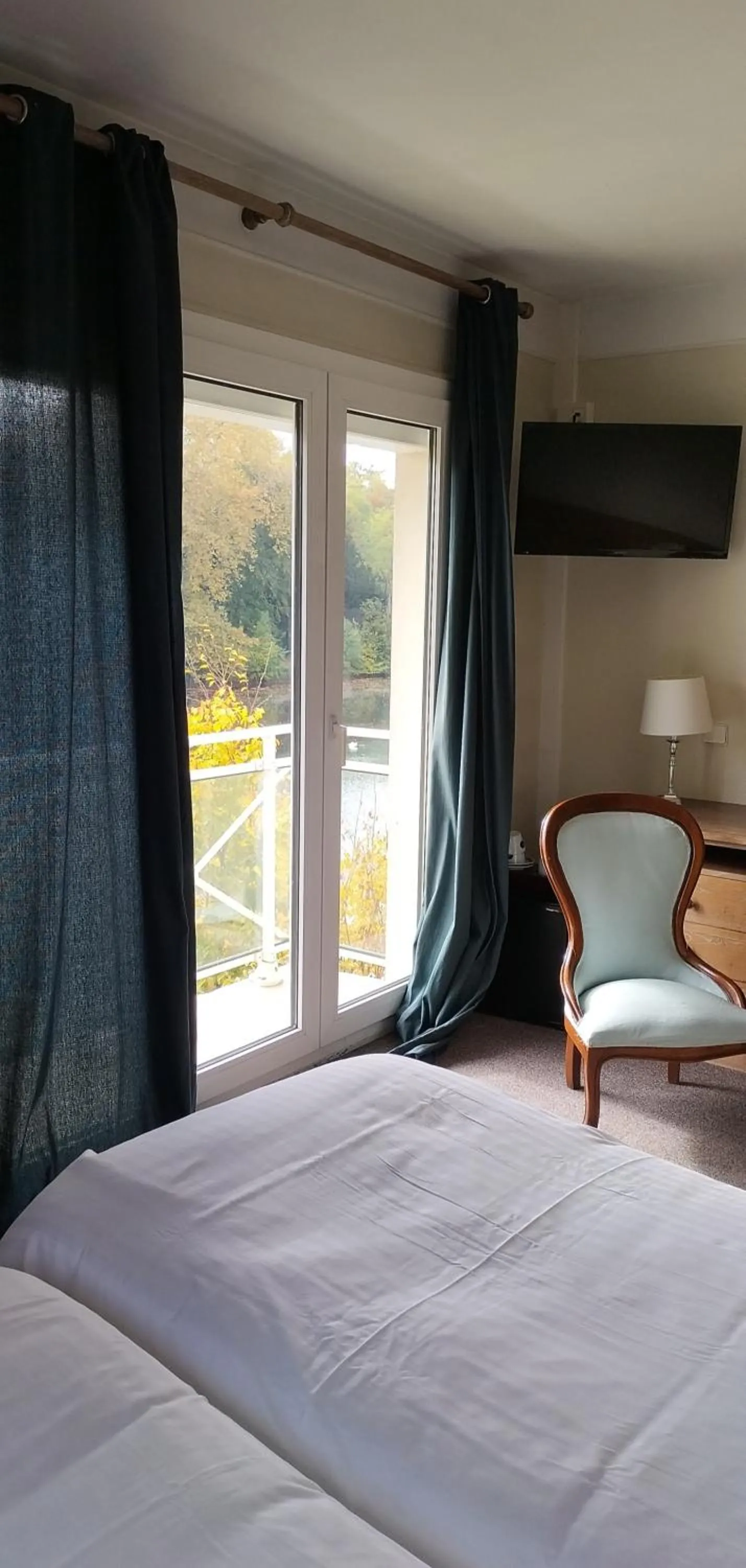 Bed in Hotel Le Rivage