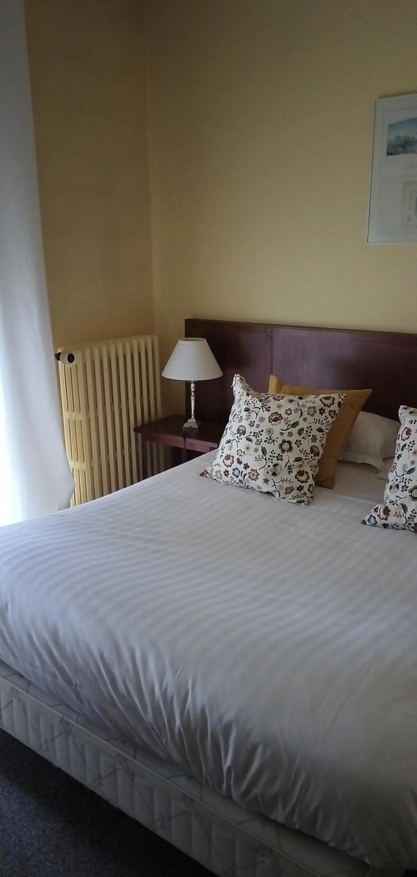 Bed in Hotel Le Rivage
