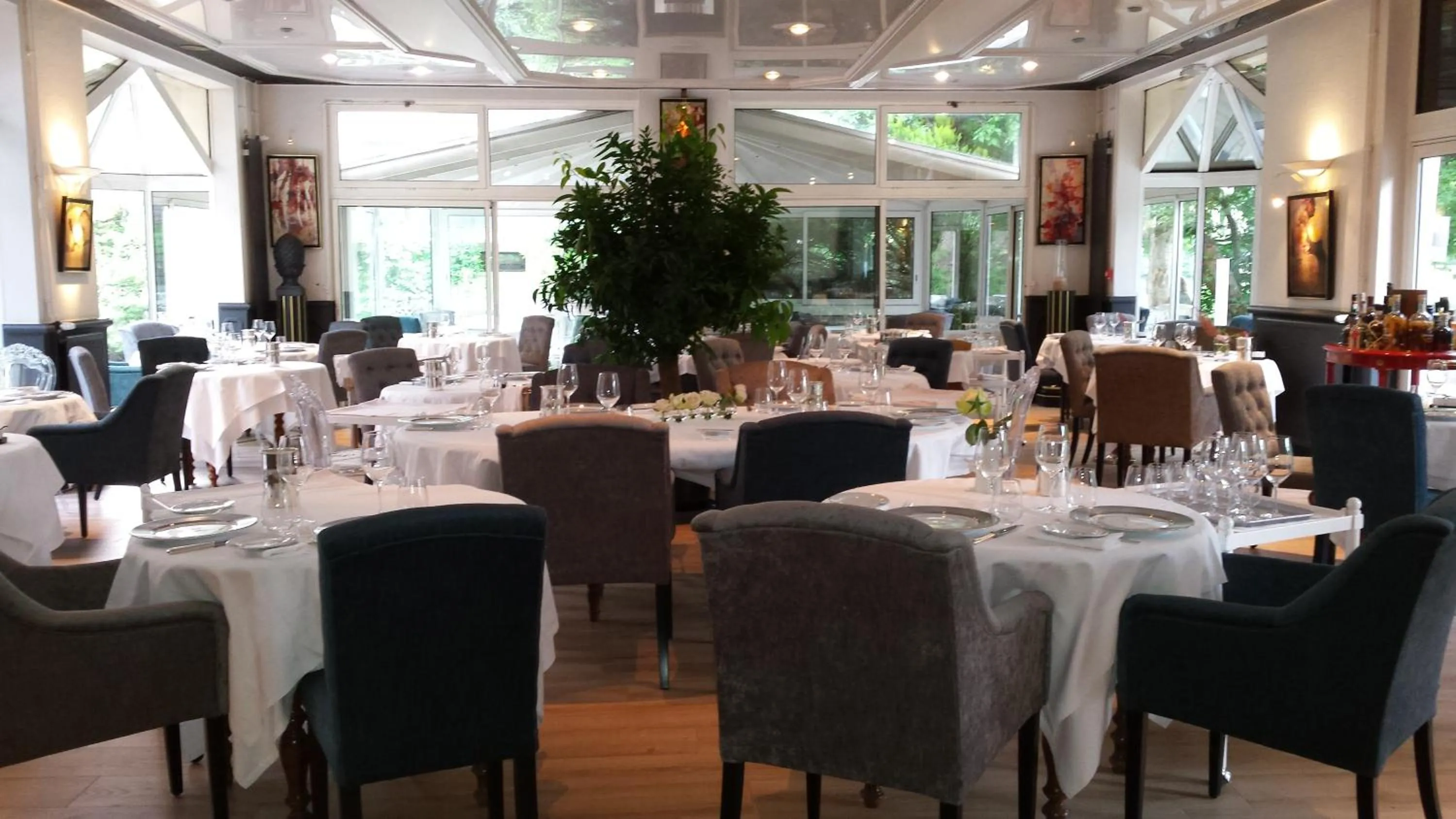 Restaurant/places to eat in Hotel Le Rivage