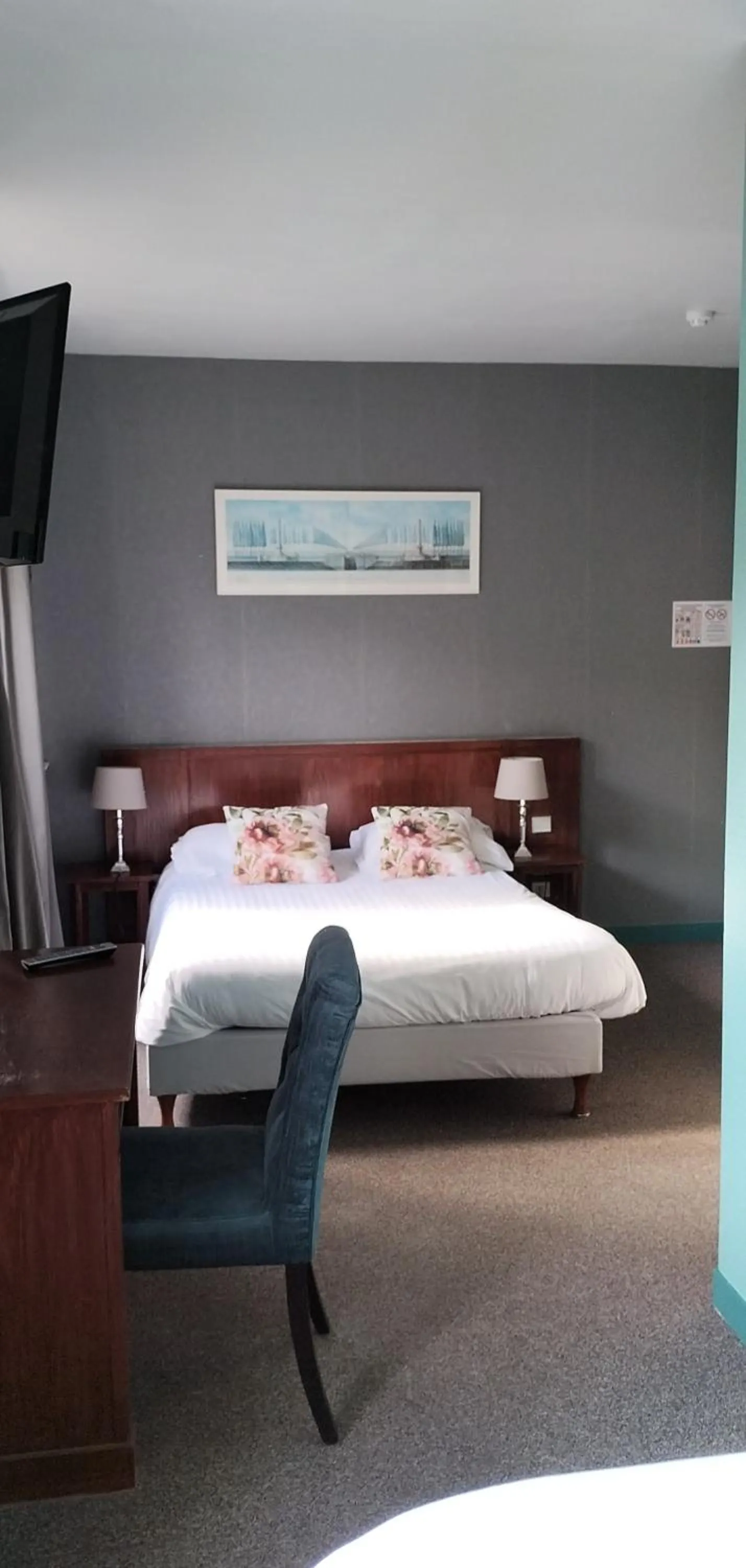 Bed in Hotel Le Rivage