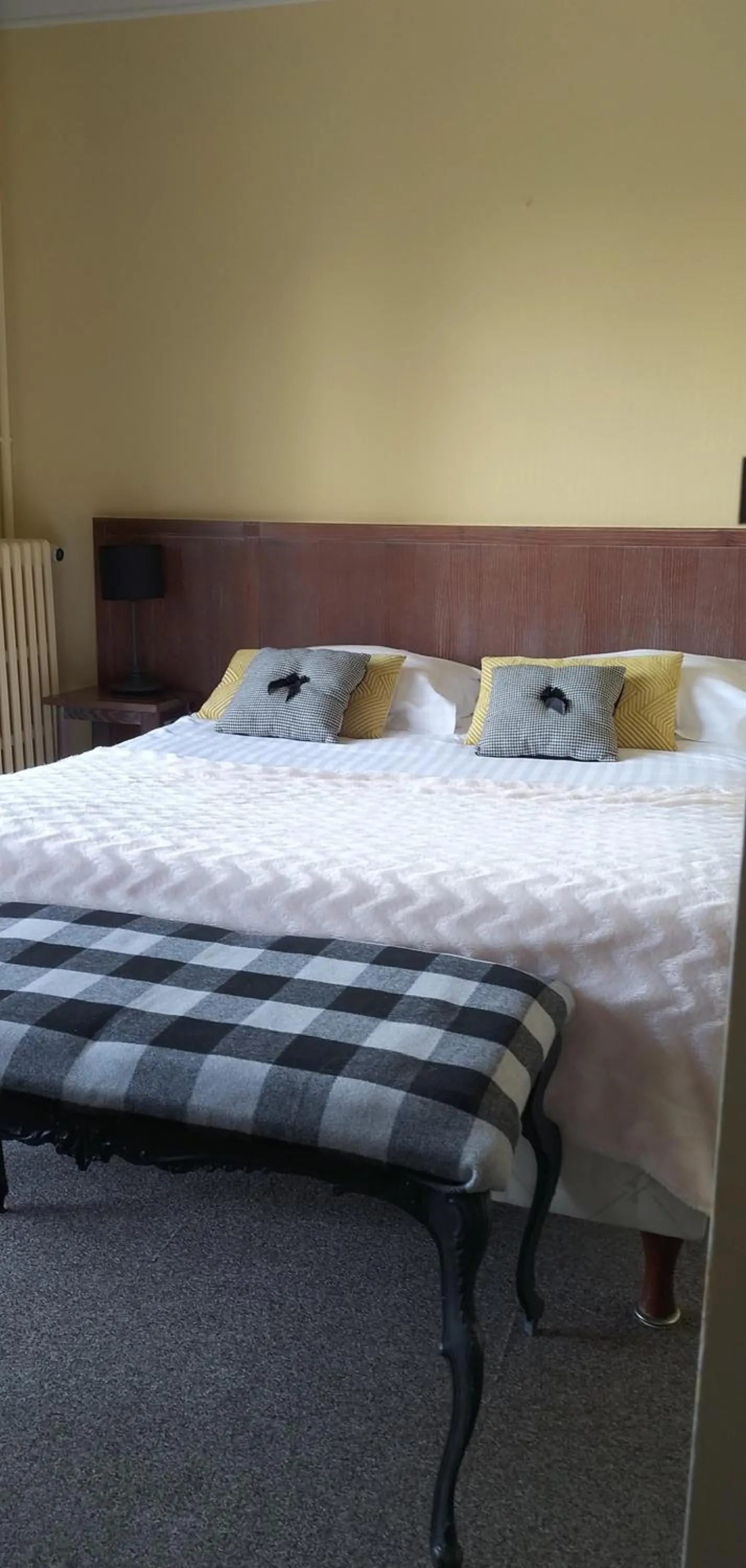 Bed in Hotel Le Rivage