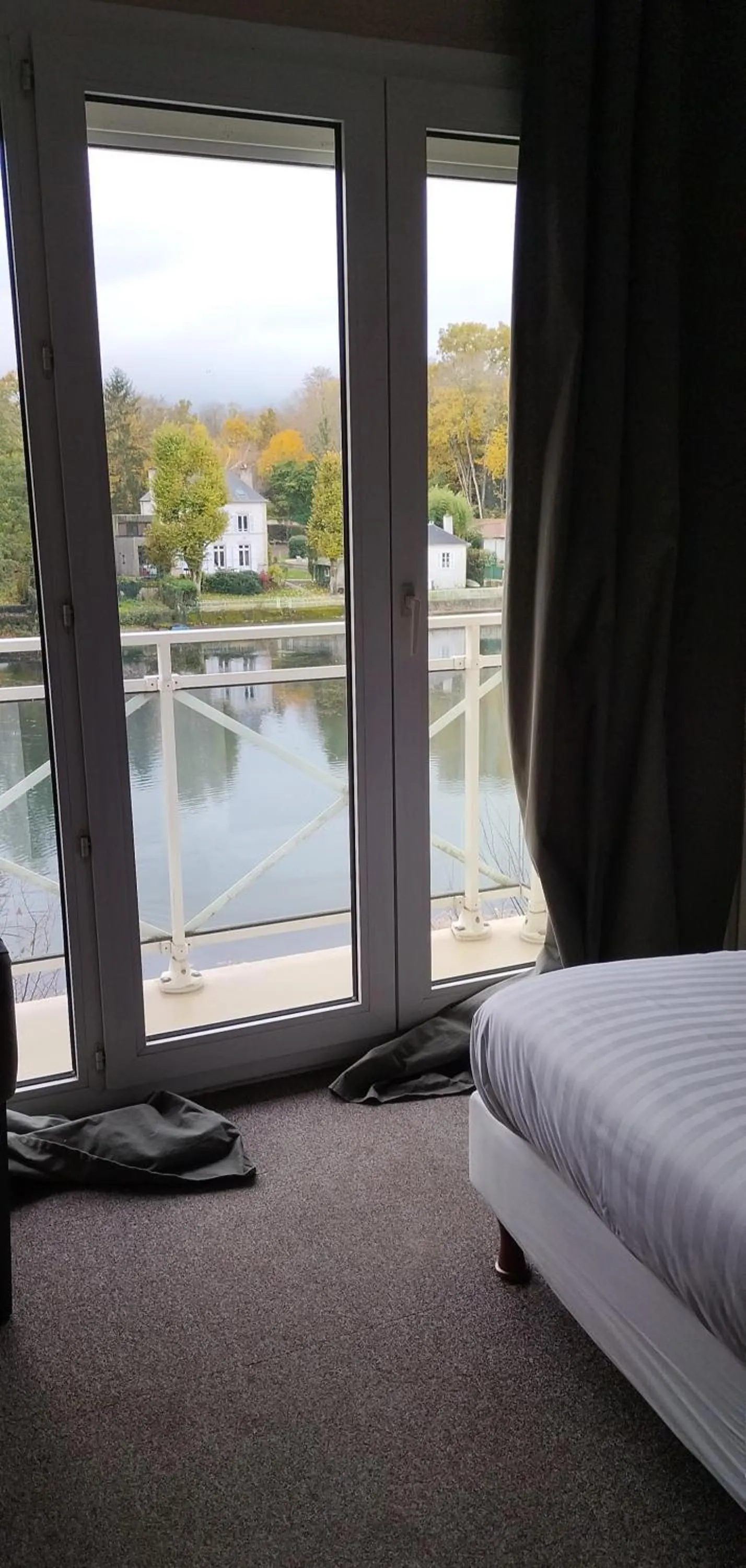Bed in Hotel Le Rivage
