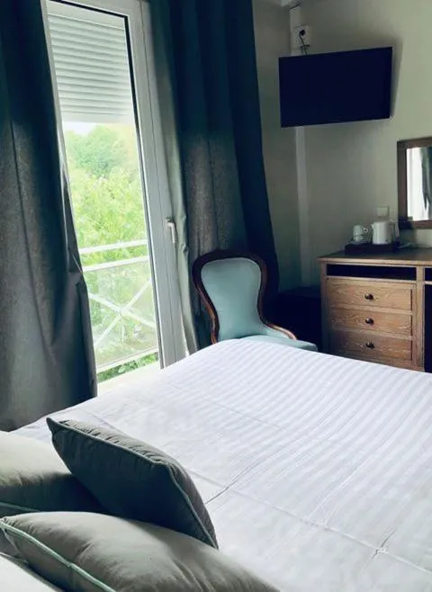 Bed in Hotel Le Rivage