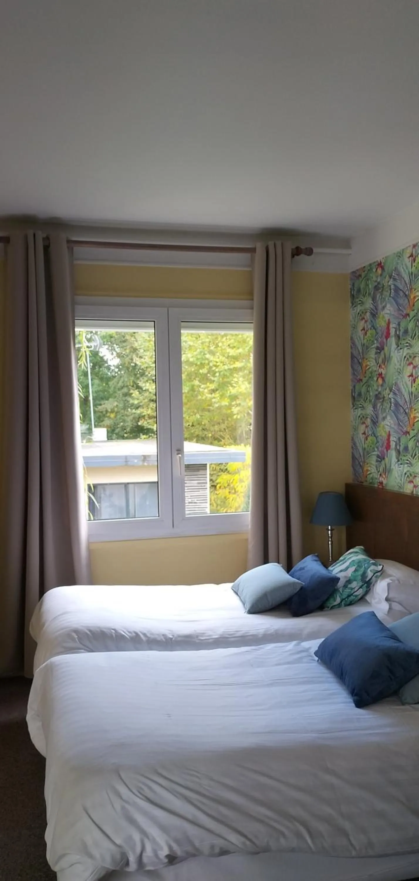 Bed in Hotel Le Rivage
