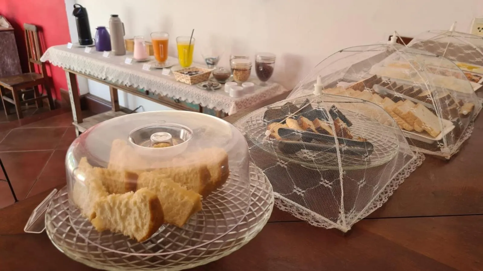 Breakfast in POUSADA AMENDOEIRA