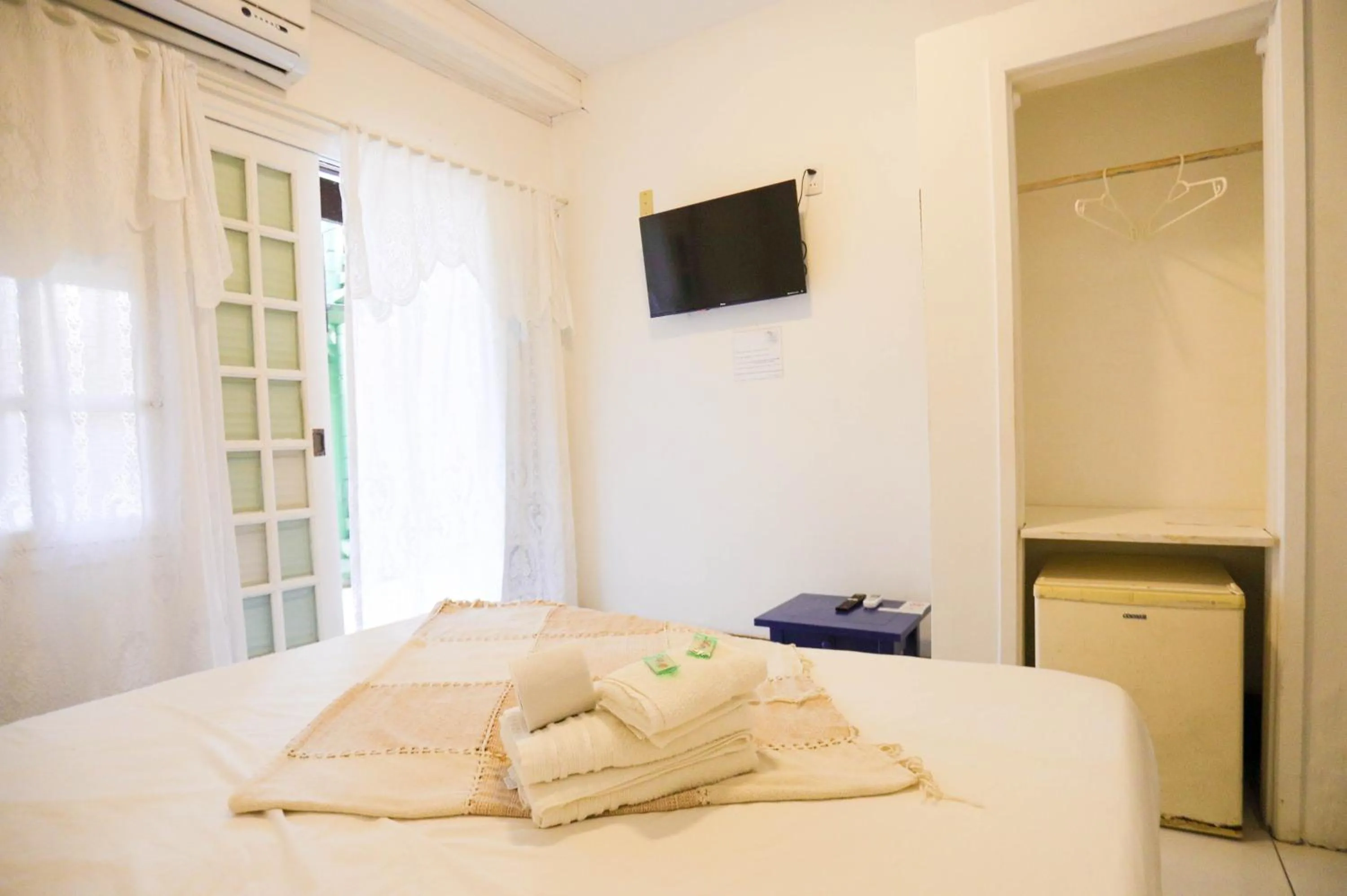 Bedroom, Bed in POUSADA AMENDOEIRA