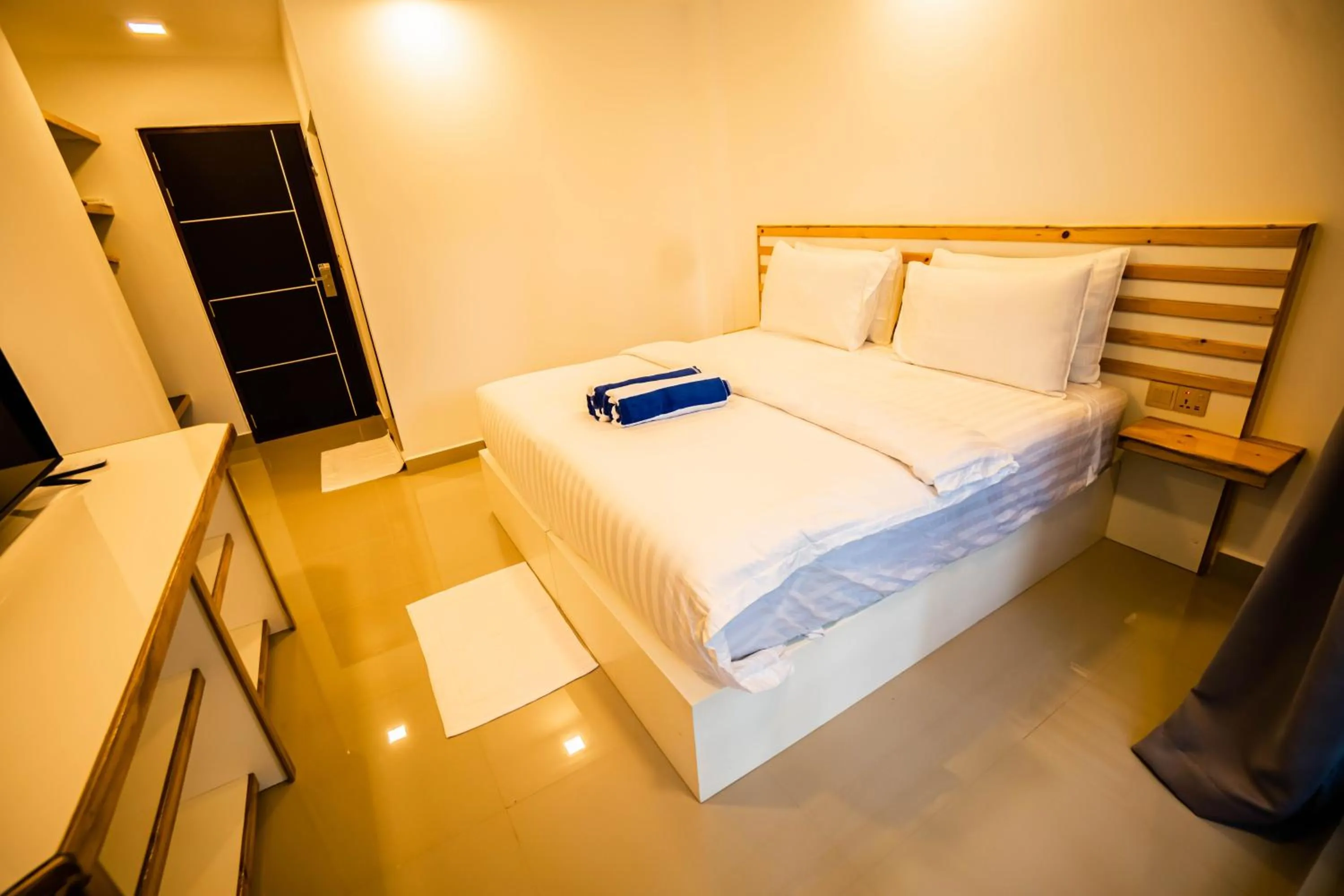 Bedroom, Bed in Lagoona Sunset