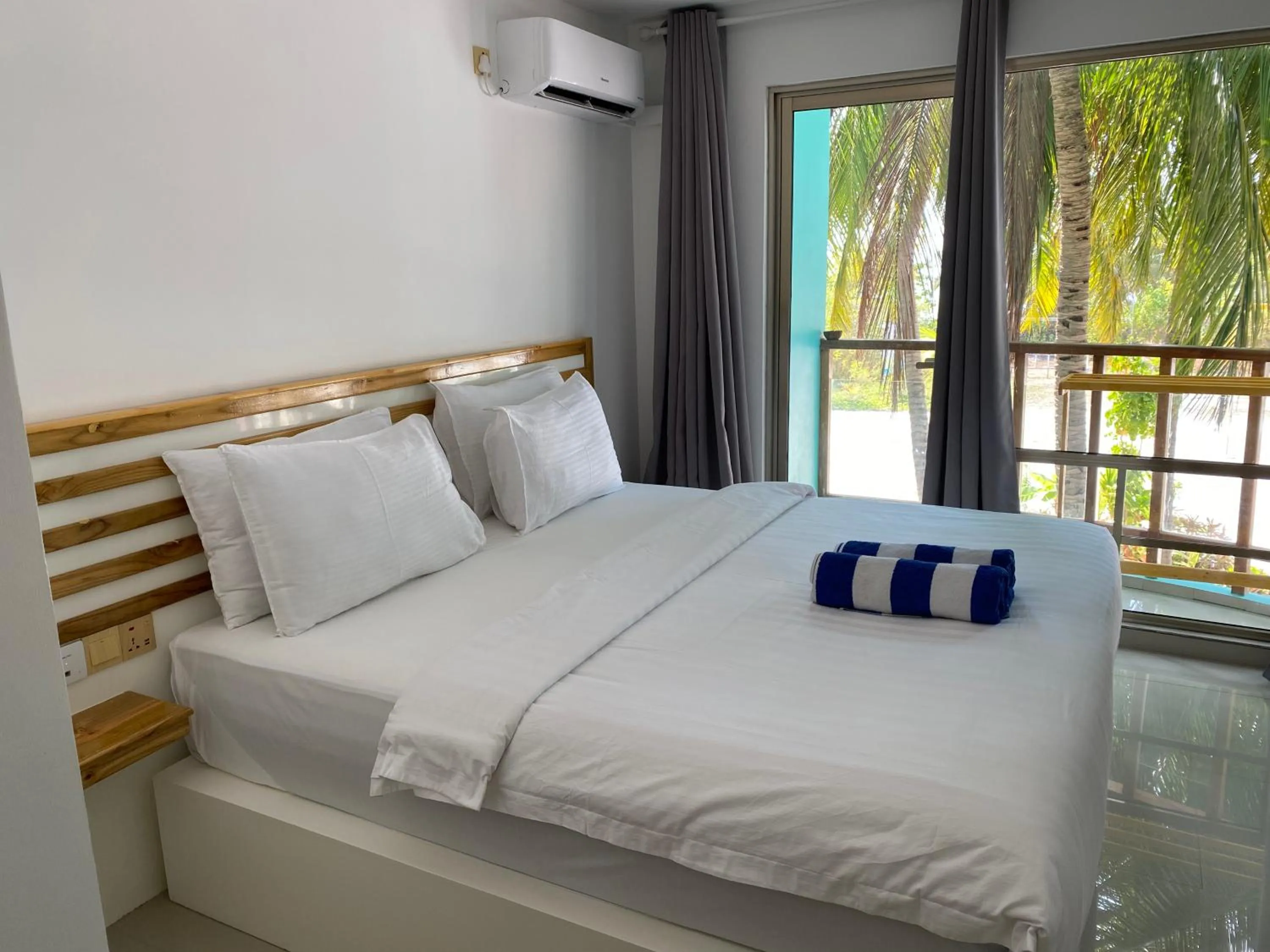 Bedroom, Bed in Lagoona Sunset