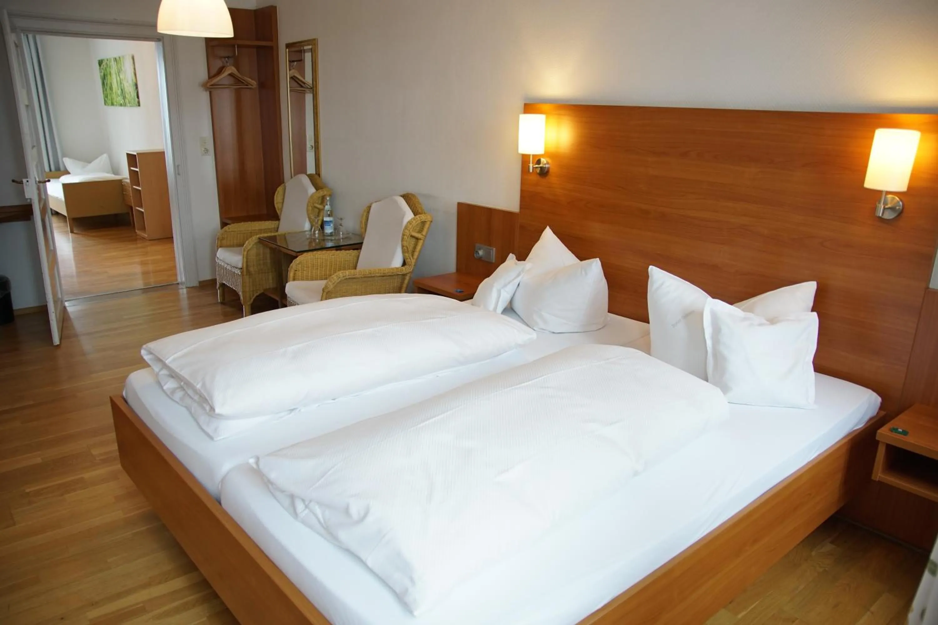 Photo of the whole room, Bed in Hotel-Restaurant Roter Ochsen