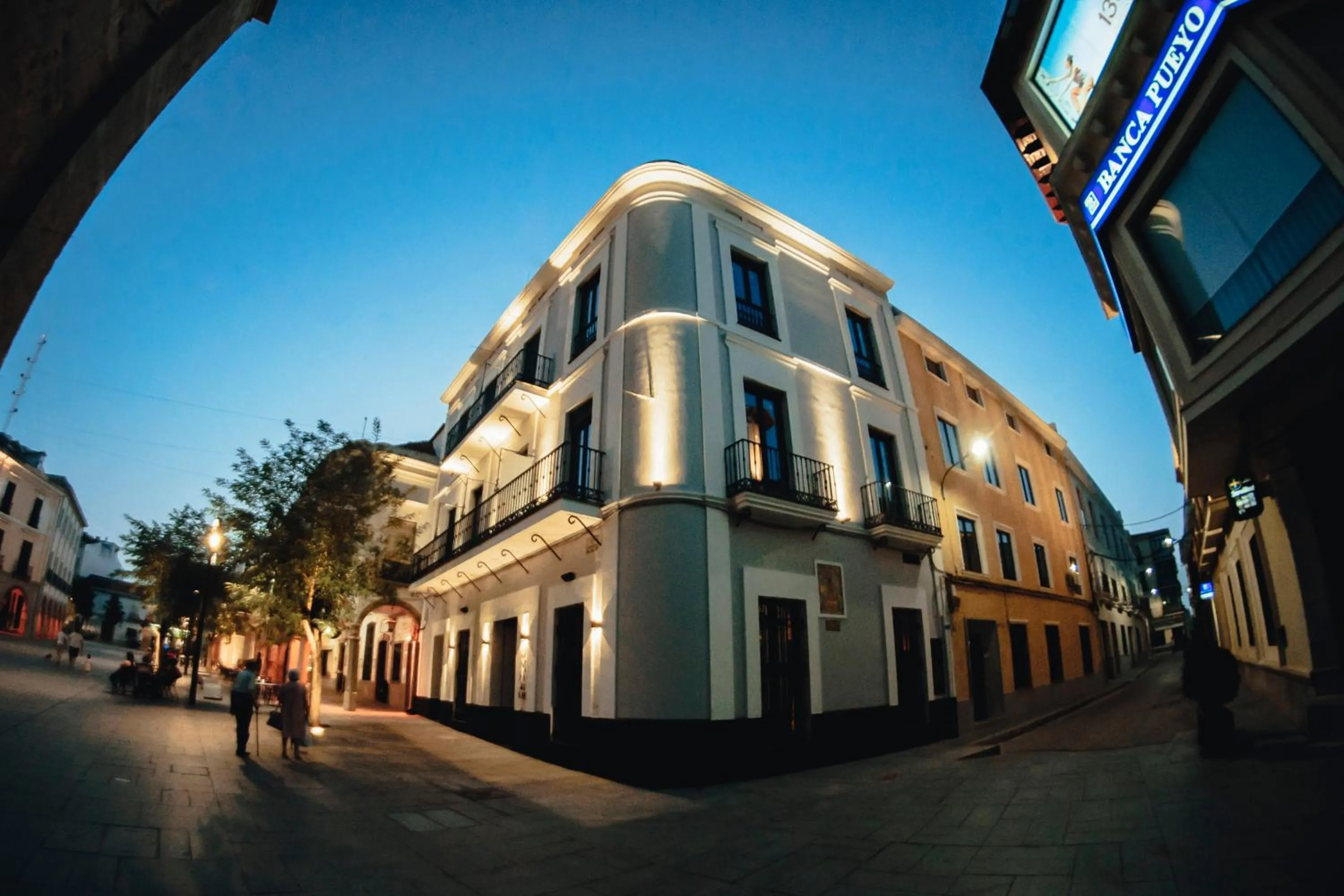 Property building in Apartamentos Plaza de España 6