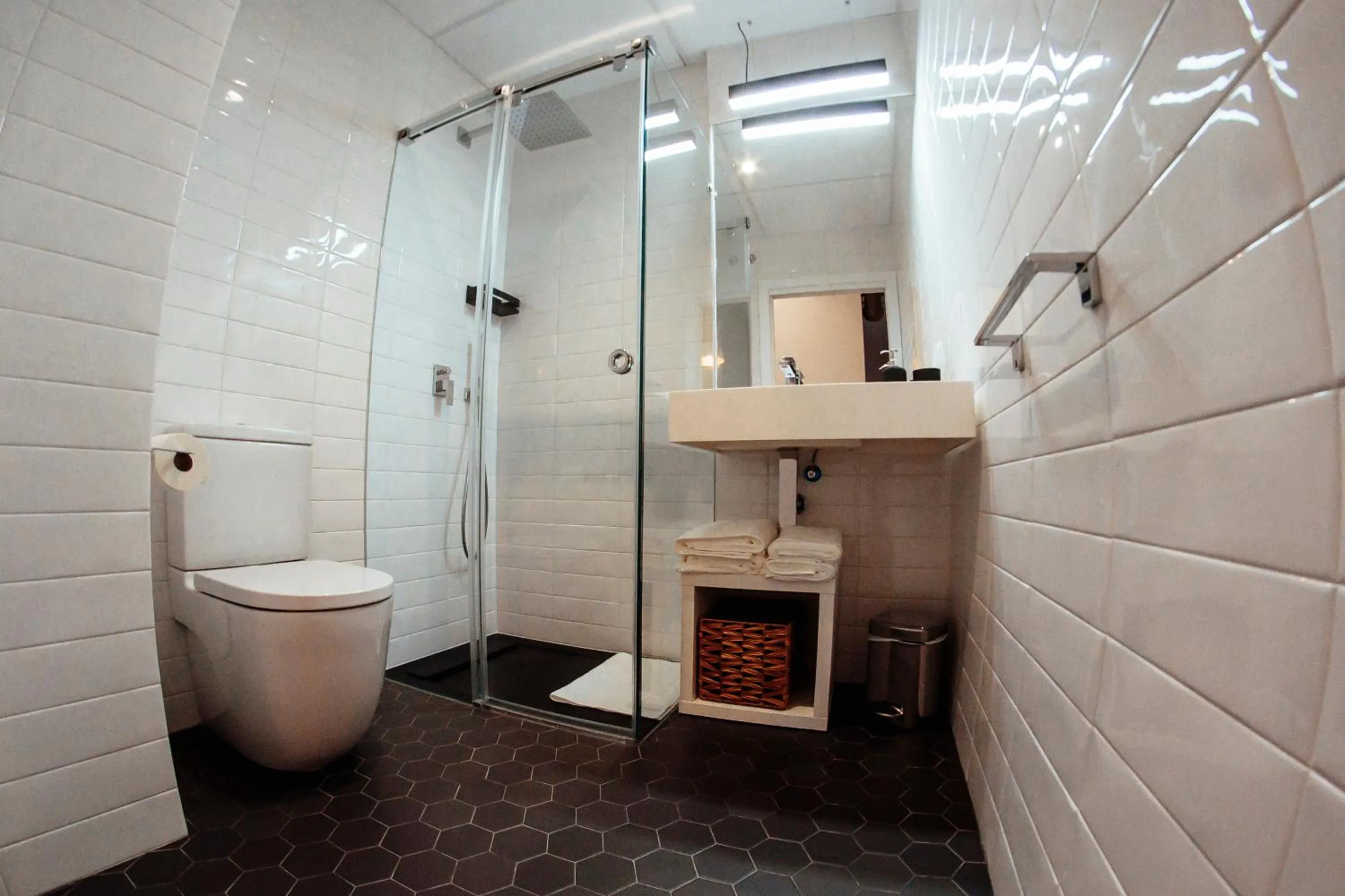 Bathroom in Apartamentos Plaza de España 6