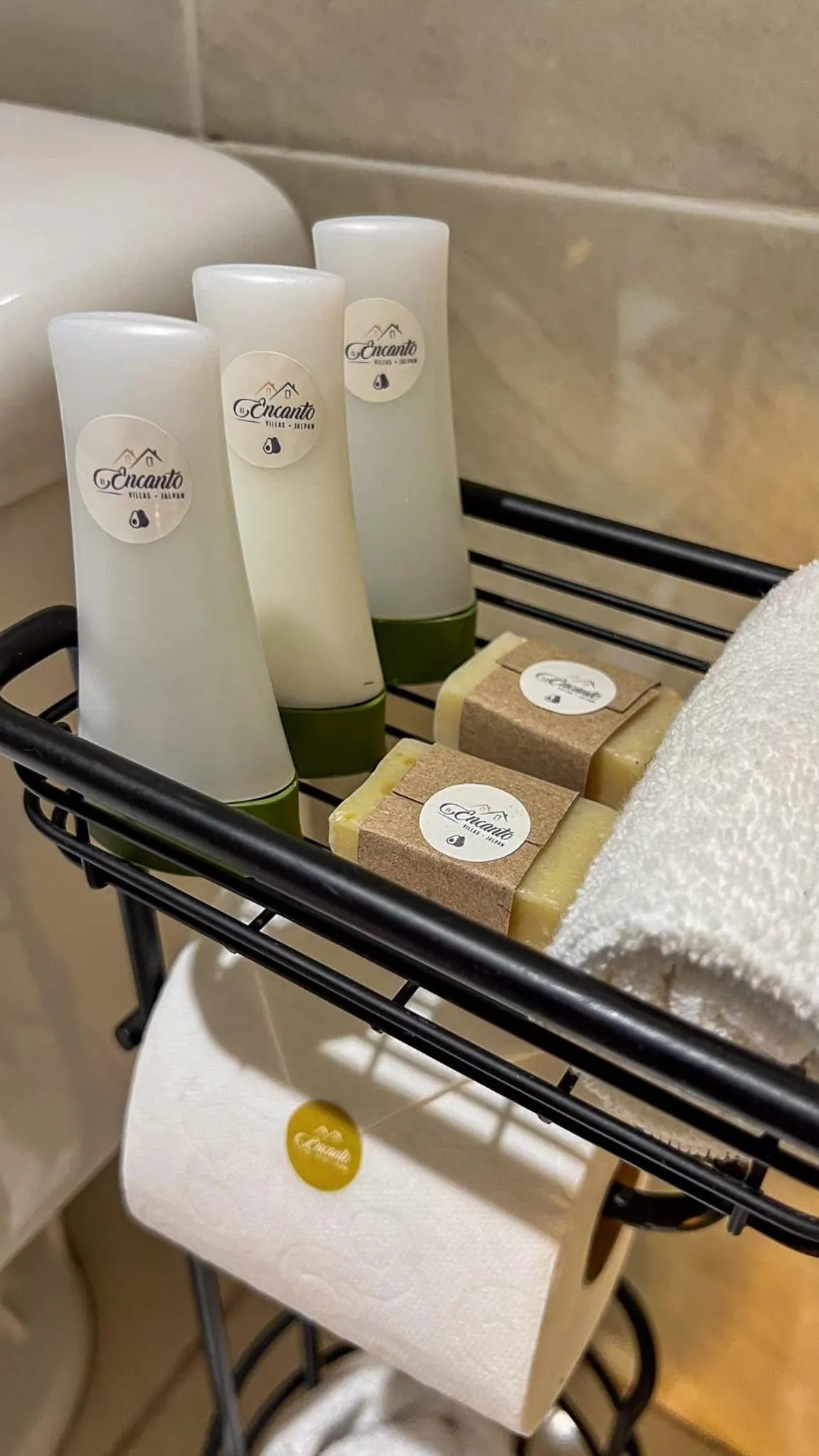 Shower, Bed in VILLAS EL ENCANTO